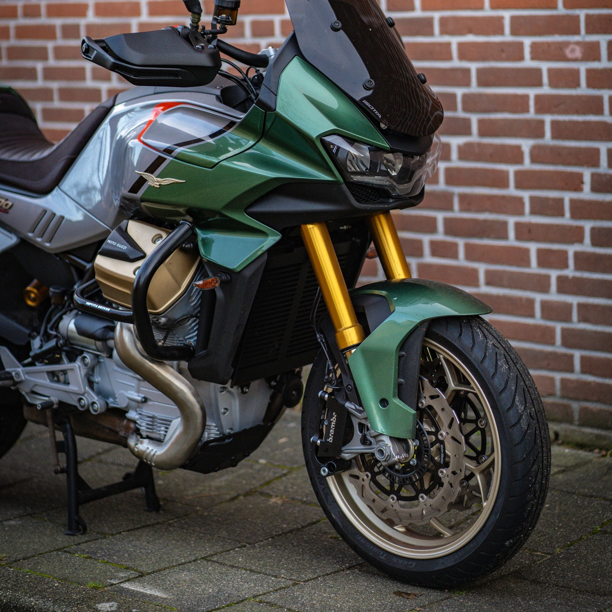 Pyramid Radiator Guard | Matte Black | Moto Guzzi V100 Mandello S 2022>Current -  Shop name