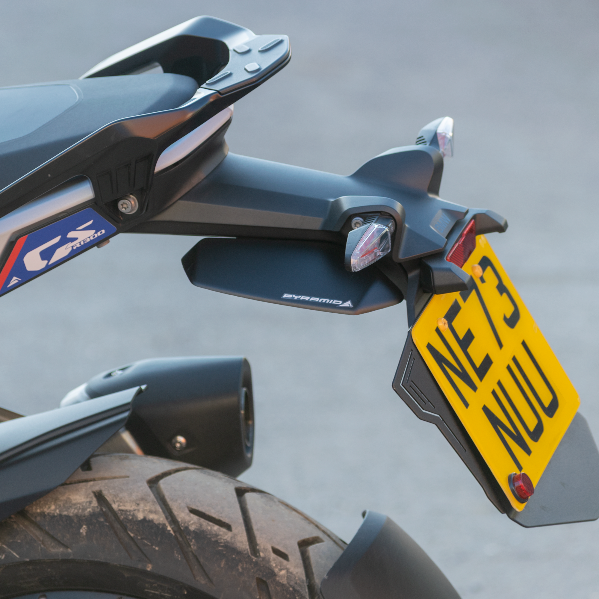 Pyramid Rear Splash Protector | Matte Black | BMW R 1300 GS 2023>Current -  Shop name