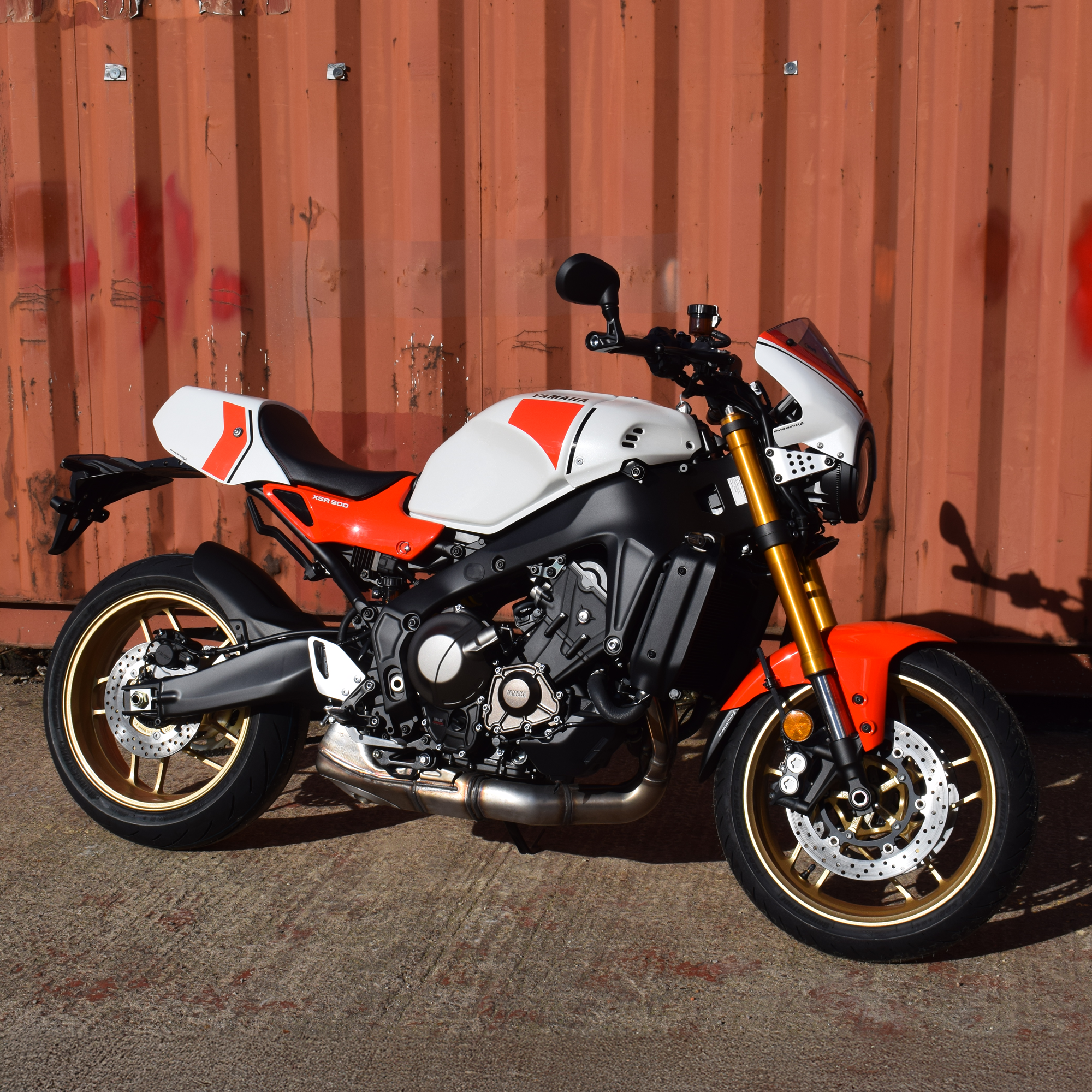Pyramid Seat Cowl | Legend Red | Yamaha XSR900 (2024 only) -  Shop name