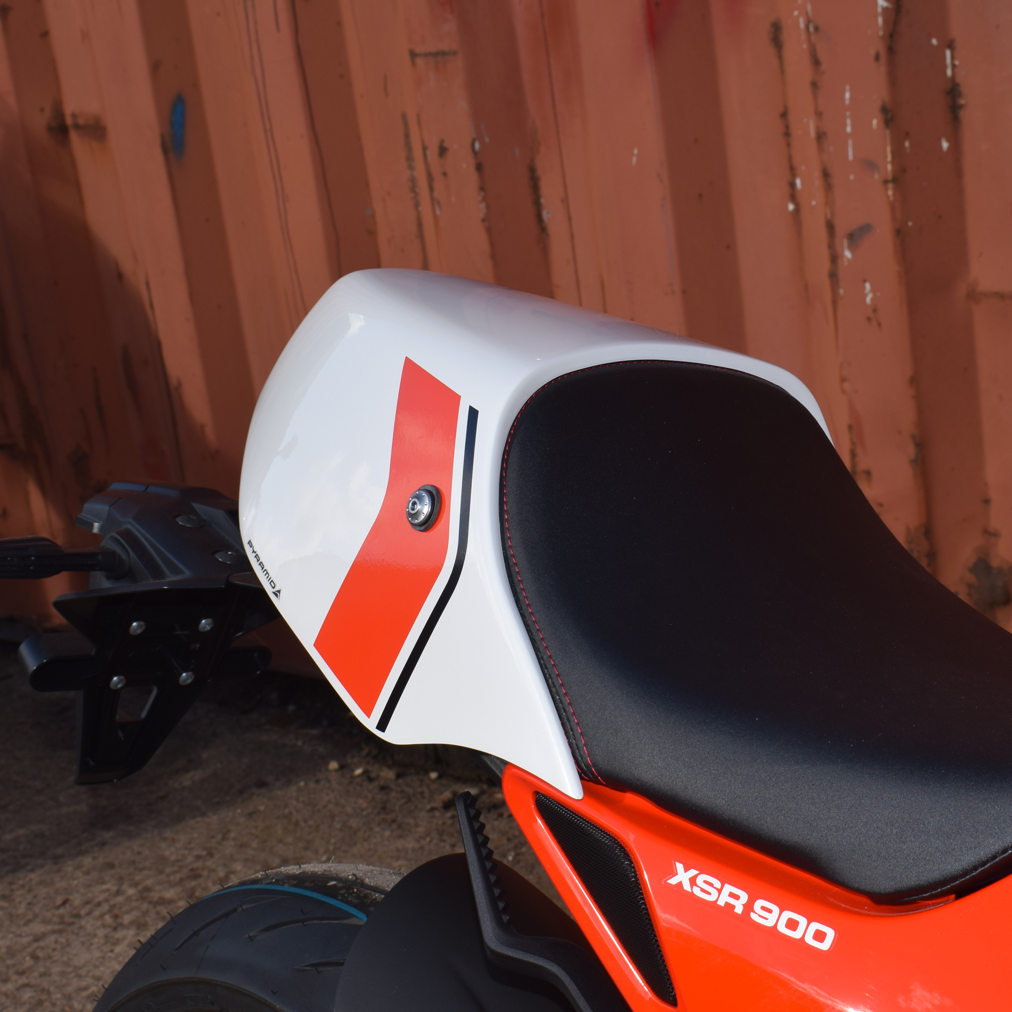 Pyramid Seat Cowl | Legend Red | Yamaha XSR900 (2024 only) -  Shop name