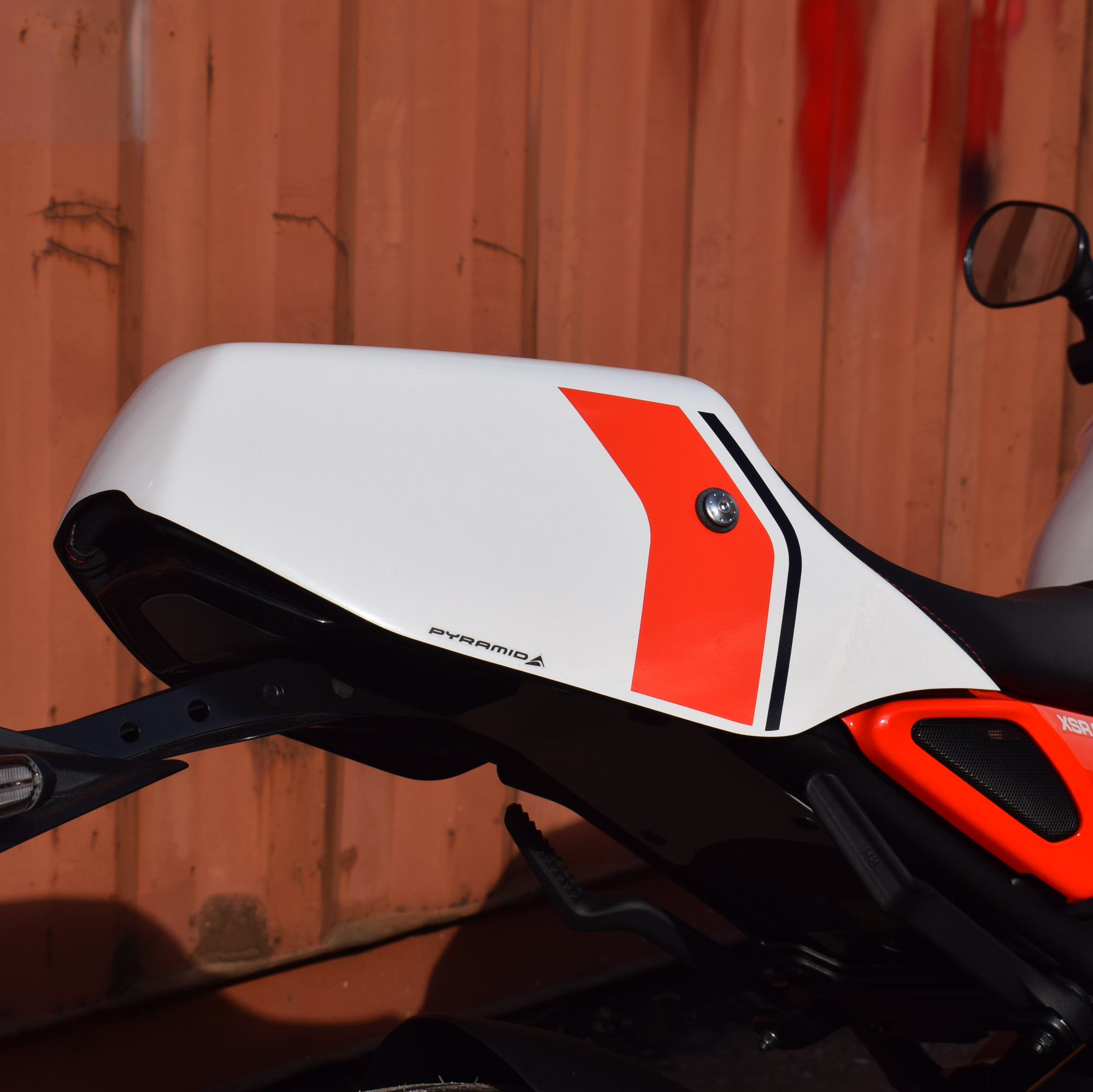 Pyramid Seat Cowl | Legend Red | Yamaha XSR900 (2024 only) -  Shop name