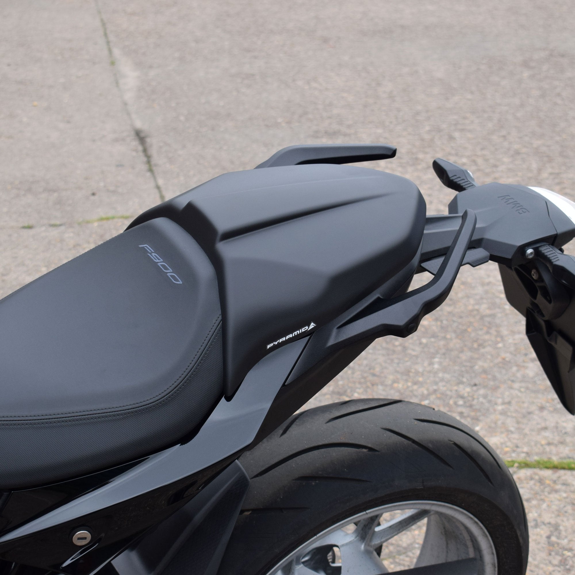 Pyramid Seat Cowl | Matte Black | BMW F 900 R 2020>Current -  Shop name