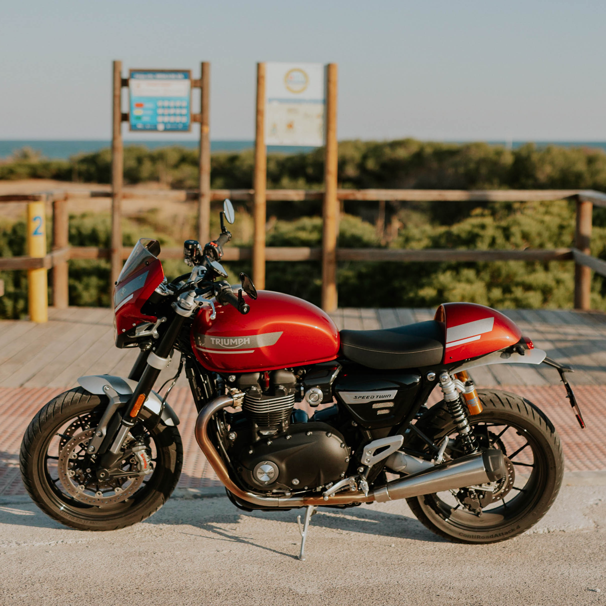 Pyramid Seat Cowl | Red Hopper scheme | Triumph Speed Twin 1200 2021>2024-Seat Cowls-Pyramid Motorcycle Accessories