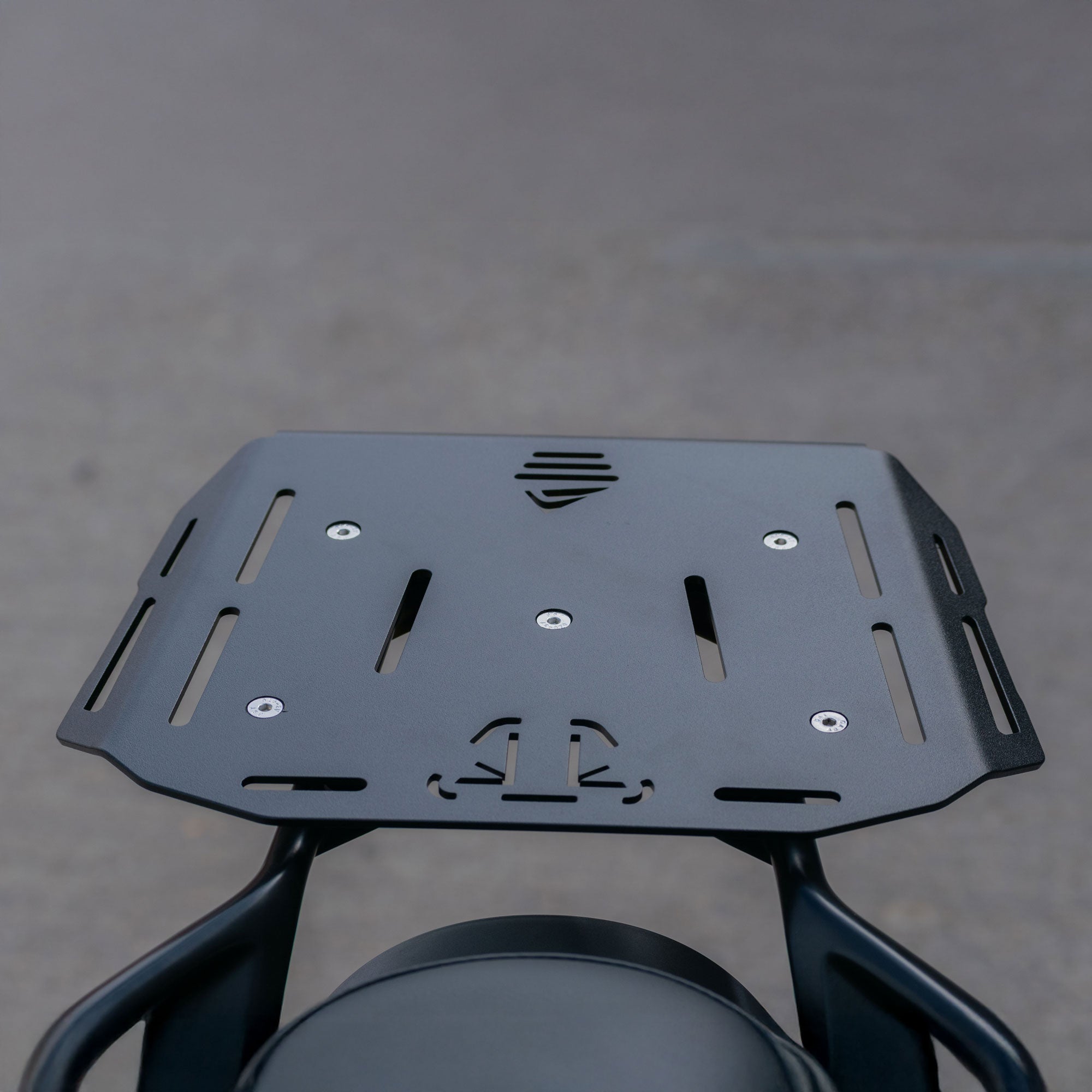 Pyramid Seat Rack | Matte Black | Triumph Scrambler 400 X 2024>Current-Storage-Pyramid Motorcycle Accessories