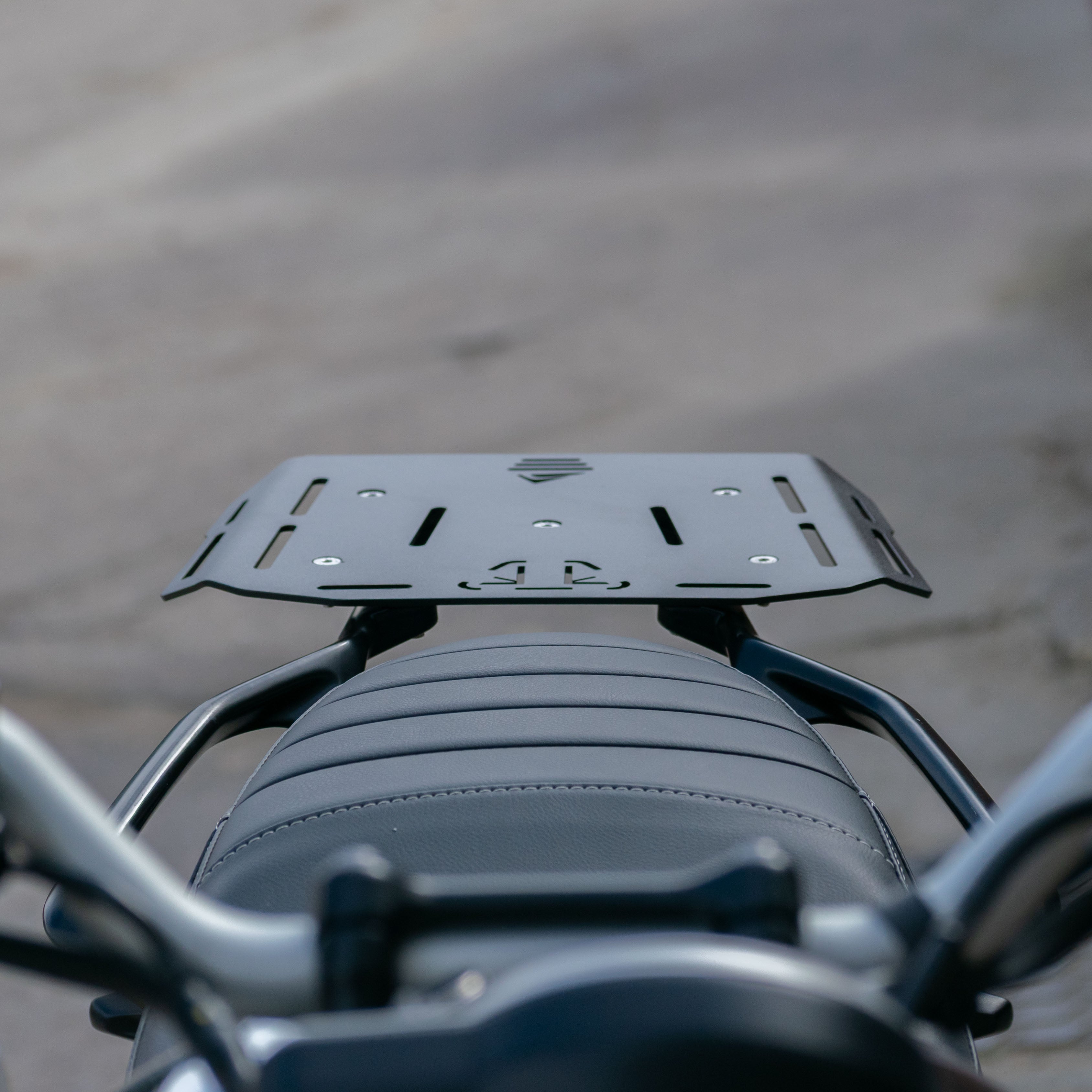 Pyramid Seat Rack | Matte Black | Triumph Scrambler 400 X 2024>Current-Storage-Pyramid Motorcycle Accessories