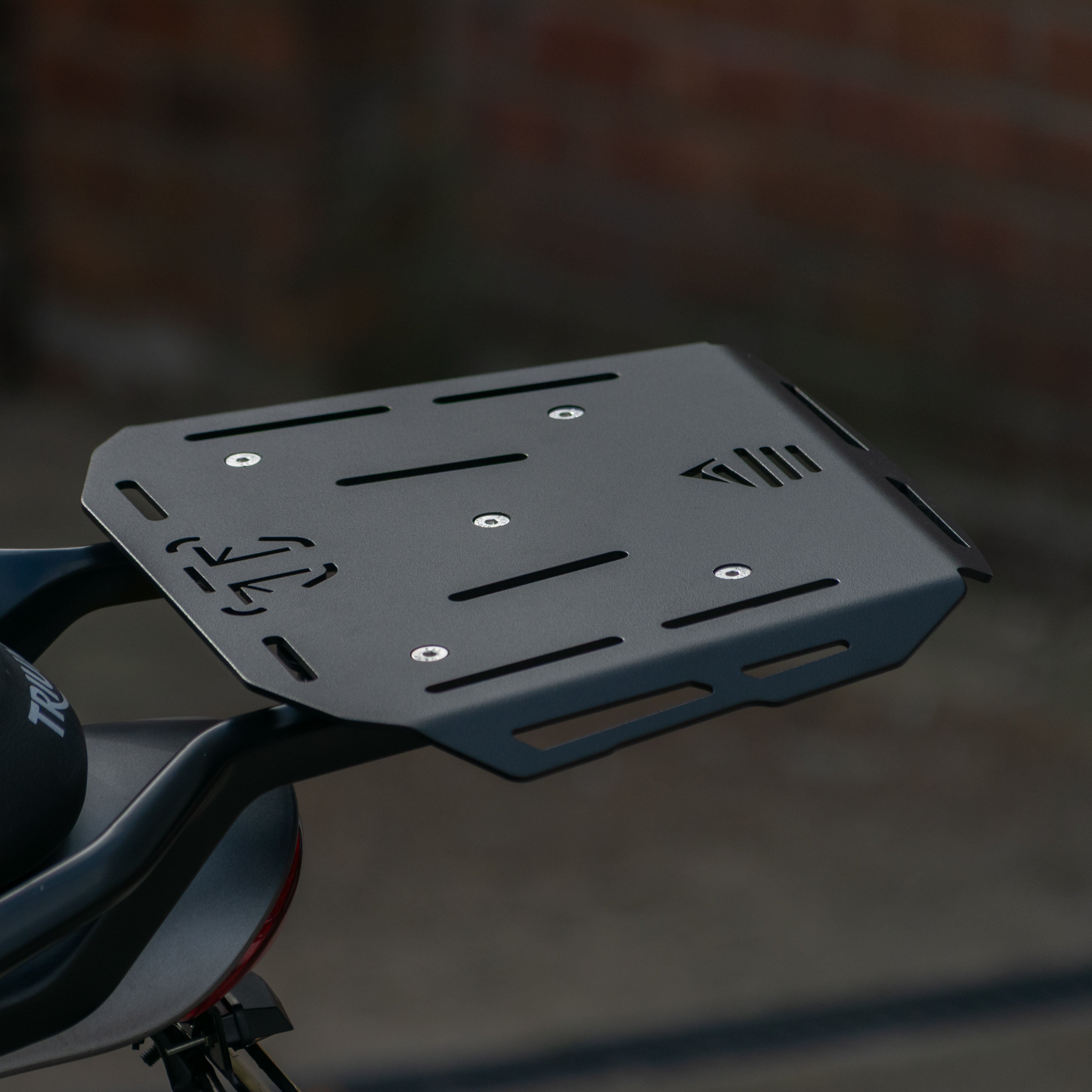 Pyramid Seat Rack | Matte Black | Triumph Scrambler 400 X 2024>Current-Storage-Pyramid Motorcycle Accessories