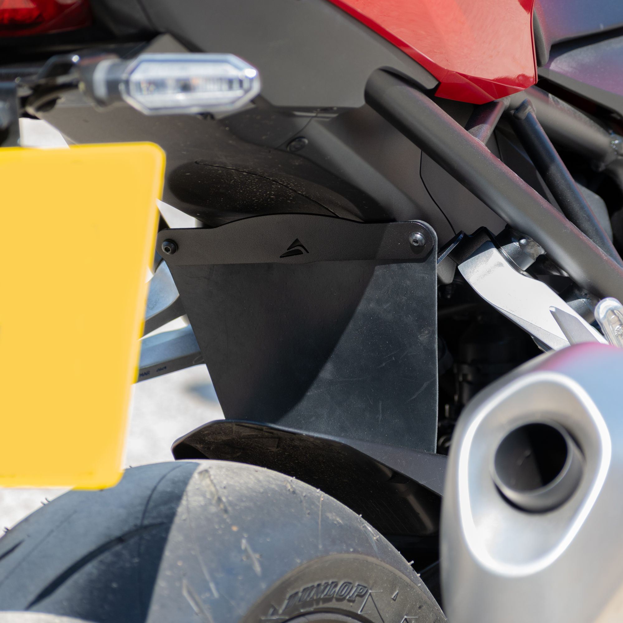 Pyramid Shock Shield | Black | Honda CB1000 Hornet inc SP 2025>Current -  Shop name