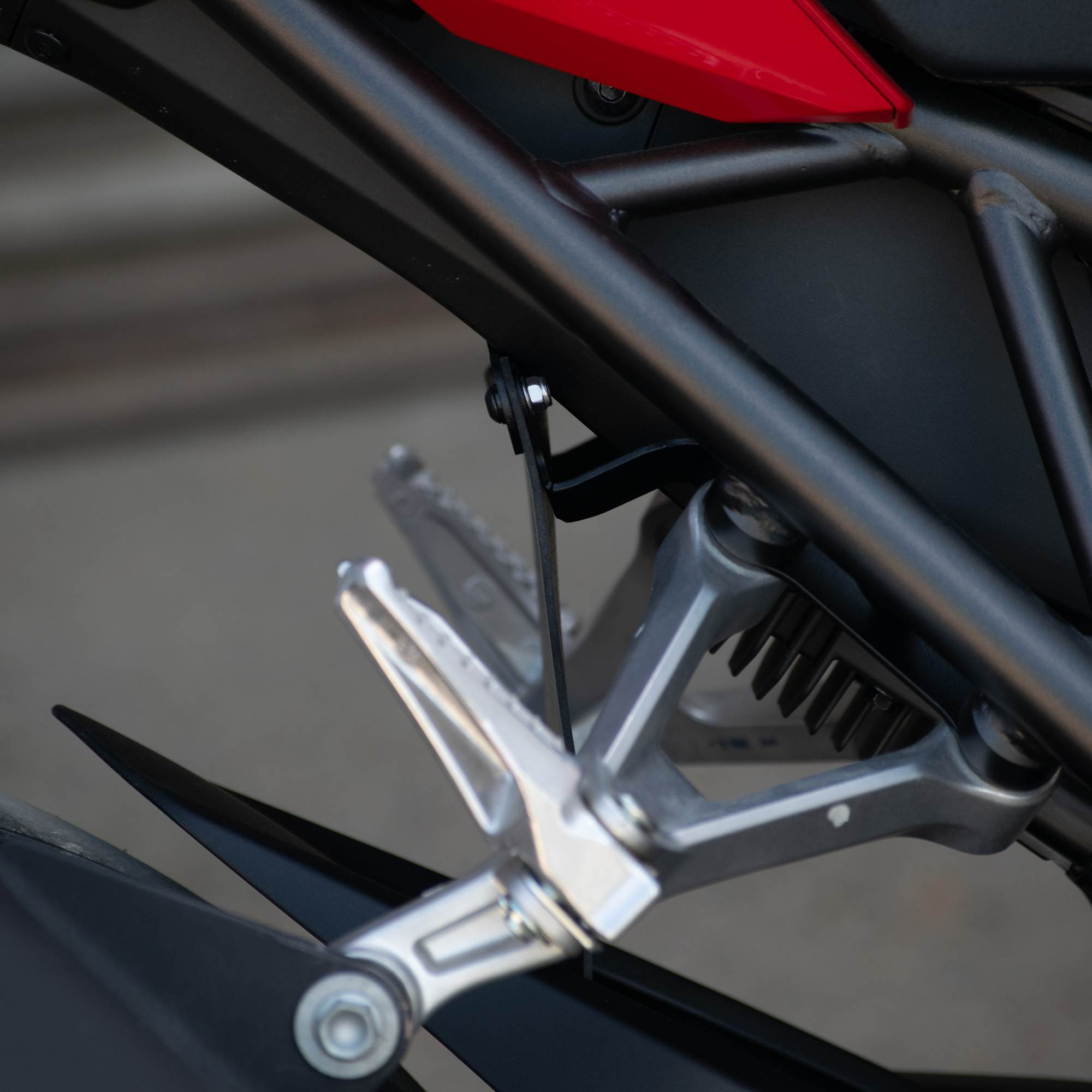 Pyramid Shock Shield | Black | Honda CB1000 Hornet inc SP 2025>Current -  Shop name