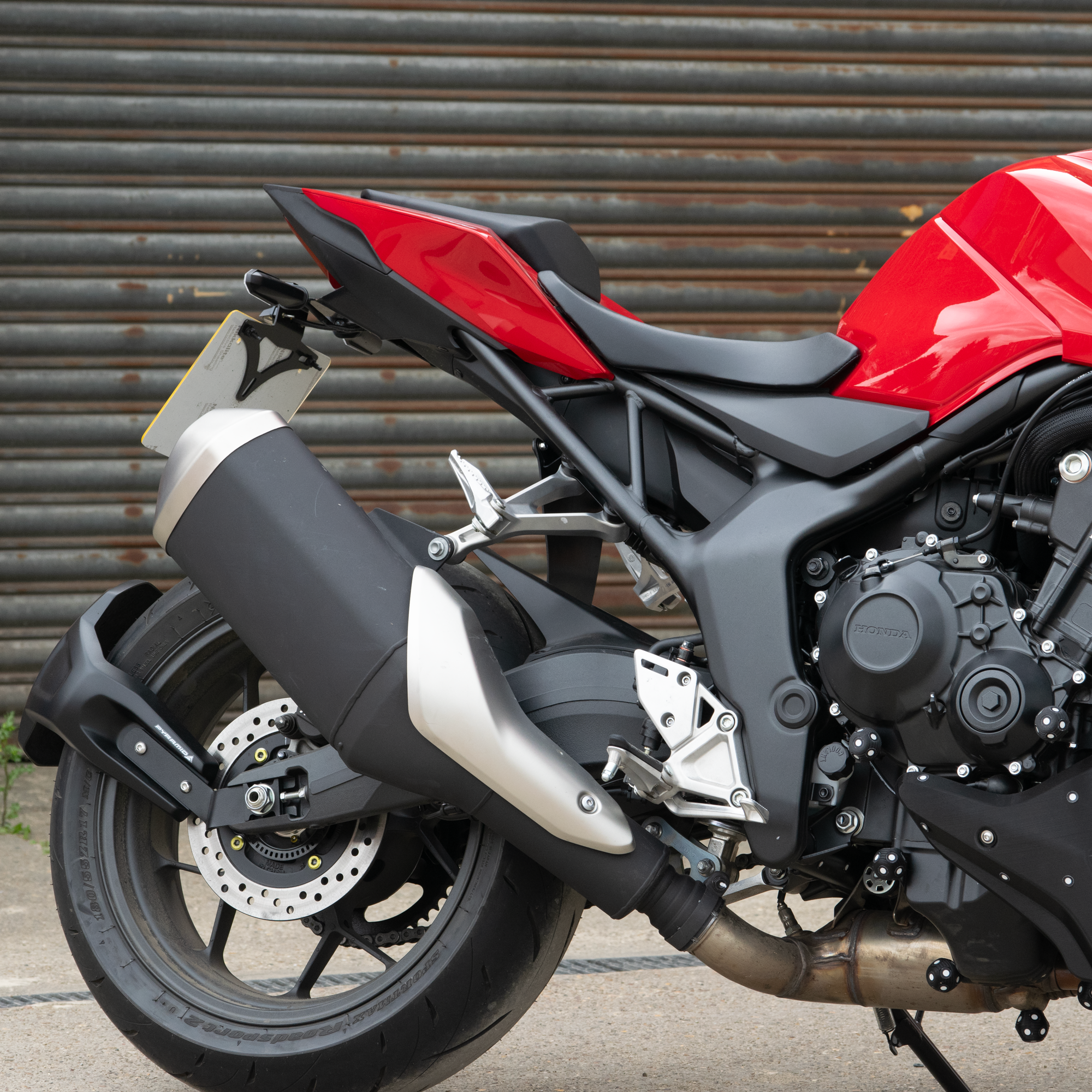 Pyramid Shock Shield | Black | Honda CB1000 Hornet inc SP 2025>Current -  Shop name