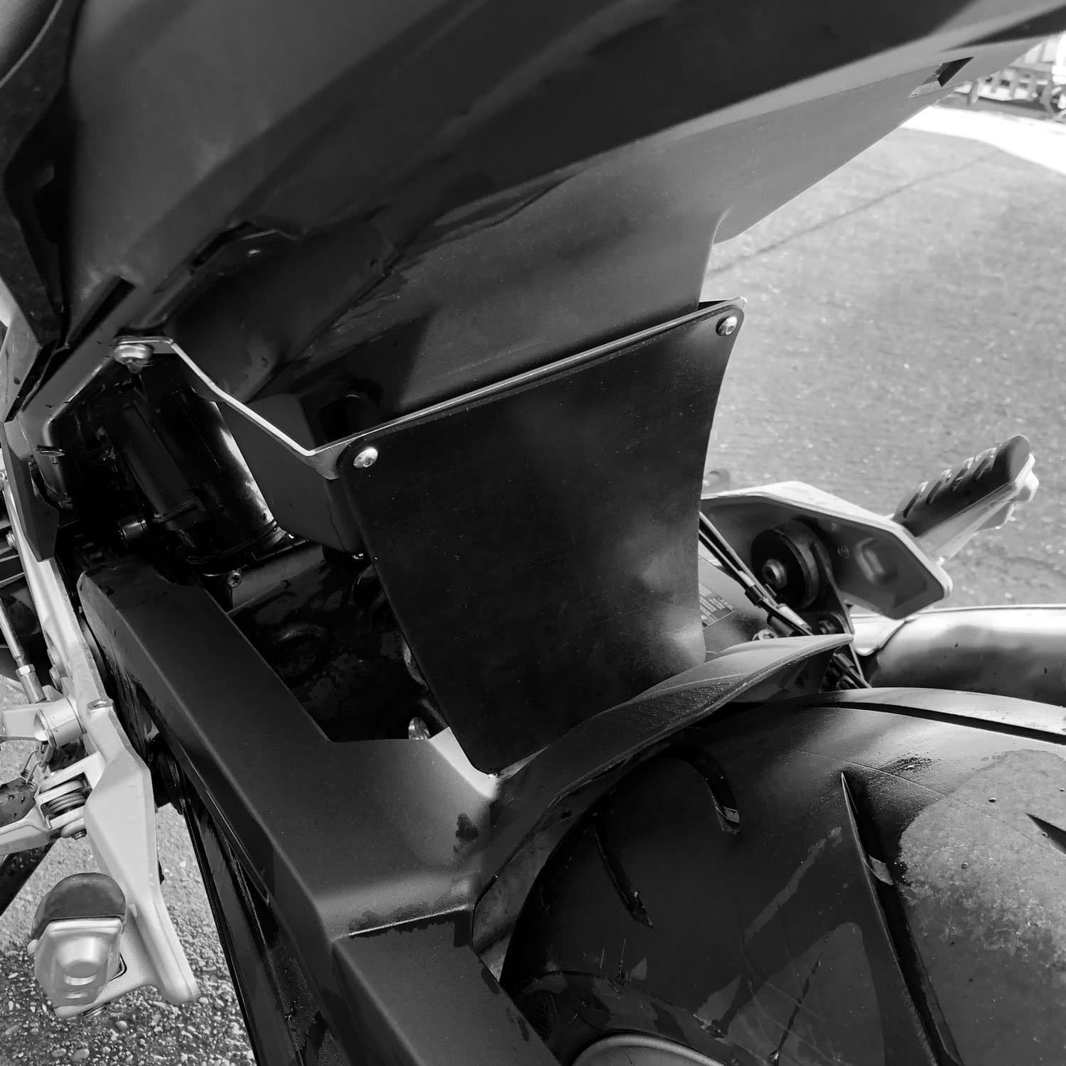 Pyramid Shock Shield | Matte Black | BMW F 900 R 2020>Current -  Shop name