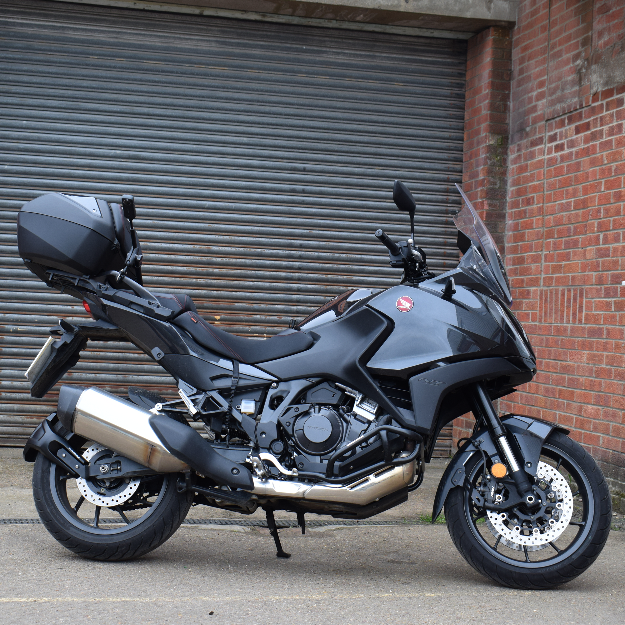Pyramid Spray Guard | Matte Black | Honda NT1100 2022>Current -  Shop name