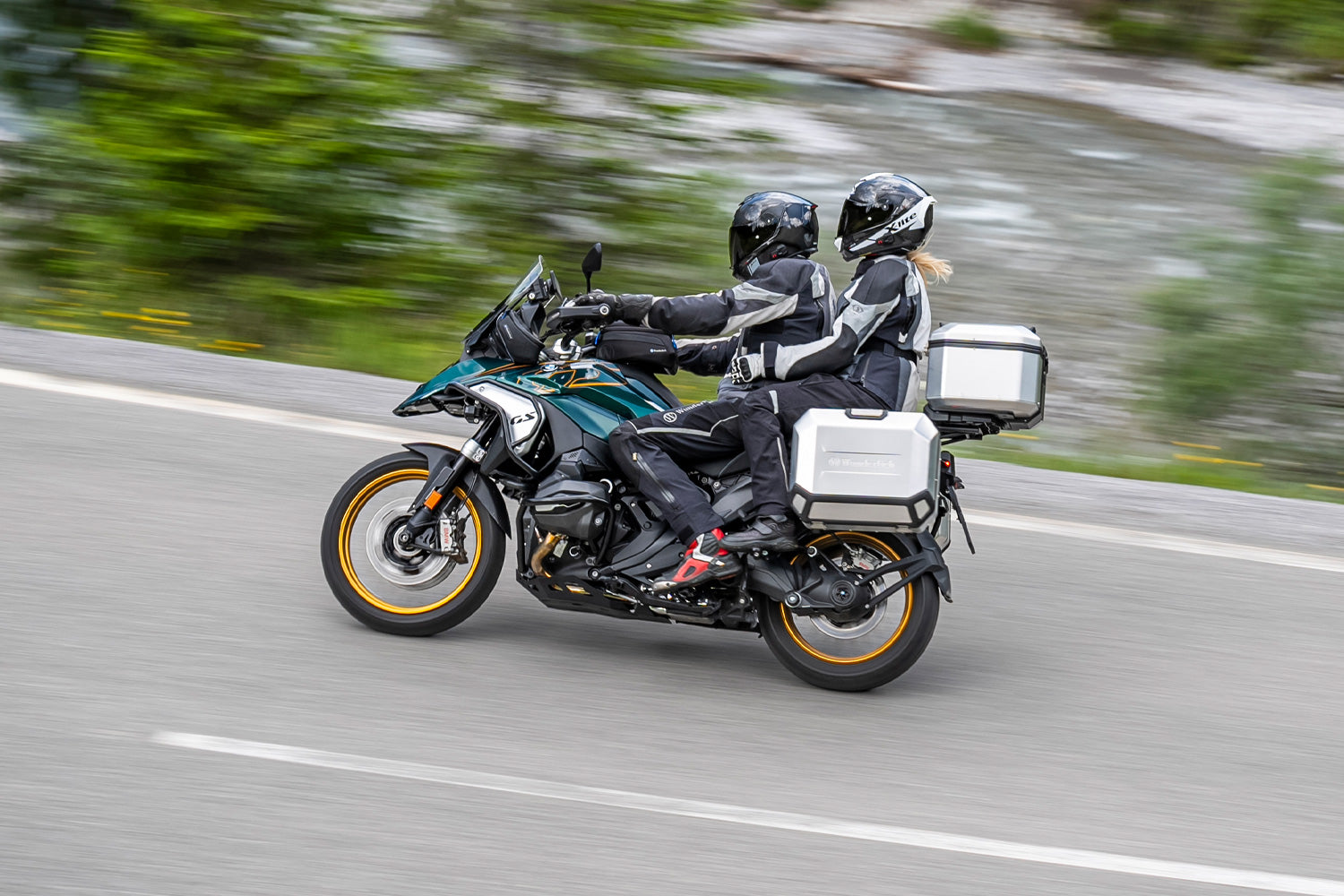 Wunderlich Passenger Seat Aktivkomfort Queens-edition Standard | Black | BMW R 1300 GS -   Pyramid Motorcycle Accessories
