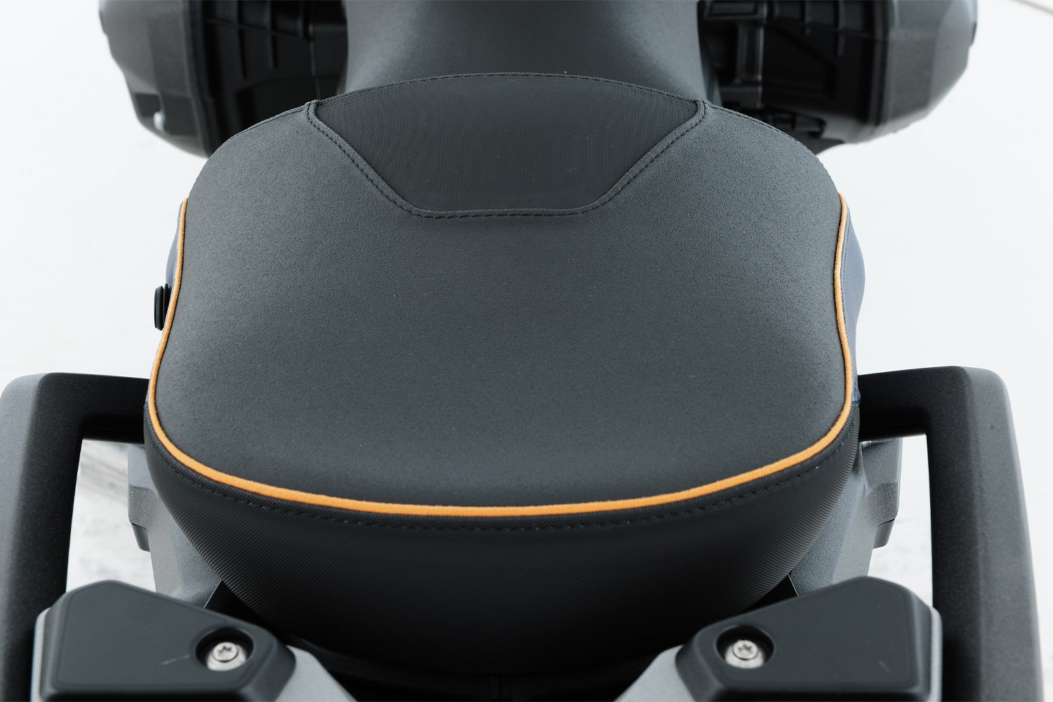 Wunderlich Passenger Seat Aktivkomfort with Smart heating Queens-Edition Standard | Green-Gold | BMW R 1300 GS -   Pyramid Motorcycle Accessories