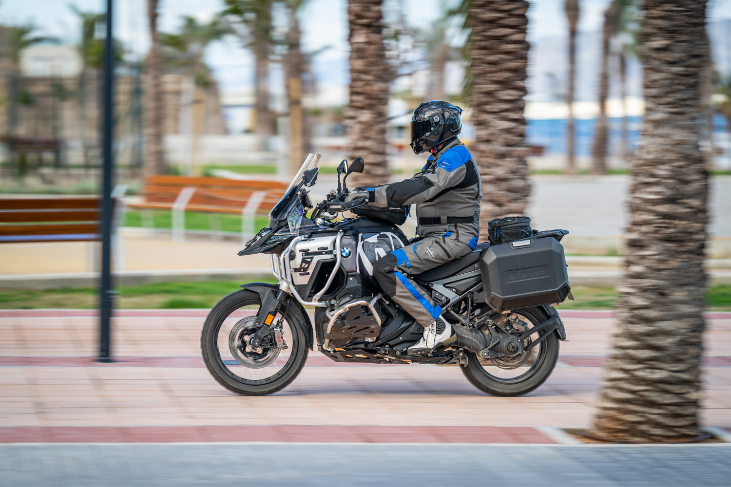 Wunderlich Ultimate Tank Protection Bar | Red | BMW F 900 GS -   Pyramid Motorcycle Accessories