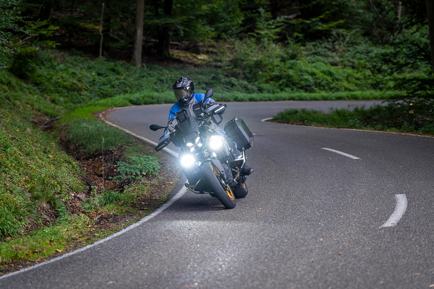 Wunderlich Microflooter 3.0 LED Auxiliary Lights | Black | BMW R 1300 GS Adventure -   Pyramid Motorcycle Accessories