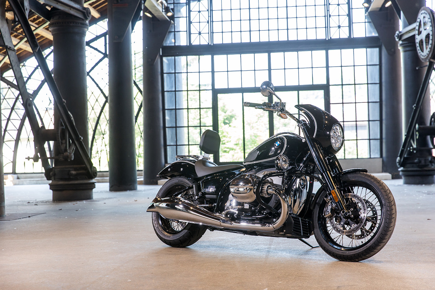 Wunderlich Rider Backrest Foldable | Chrome | BMW R 18 -   Pyramid Motorcycle Accessories