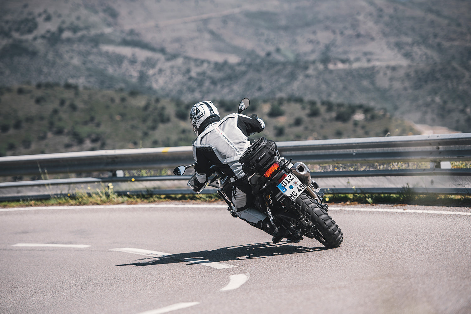 Wunderlich Windshield Flowjet | Triple Black | BMW R 1250 GS Adventure -   Pyramid Motorcycle Accessories