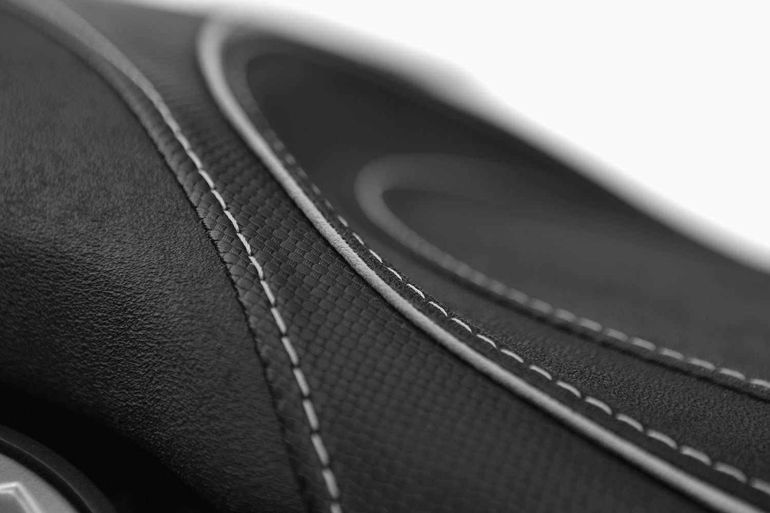 Wunderlich Seat Aktivkomfort Standard | Black | BMW F 900 XR -   Pyramid Motorcycle Accessories