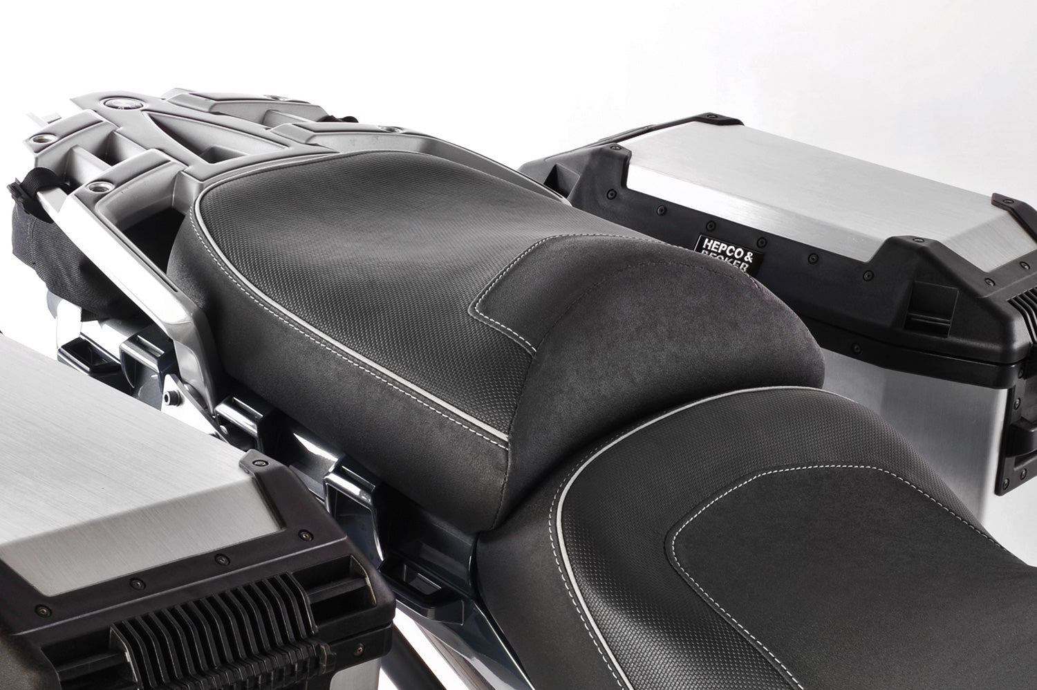 Wunderlich Passenger Seat Aktivkomfort Rear | Black | BMW R nineT -   Pyramid Motorcycle Accessories