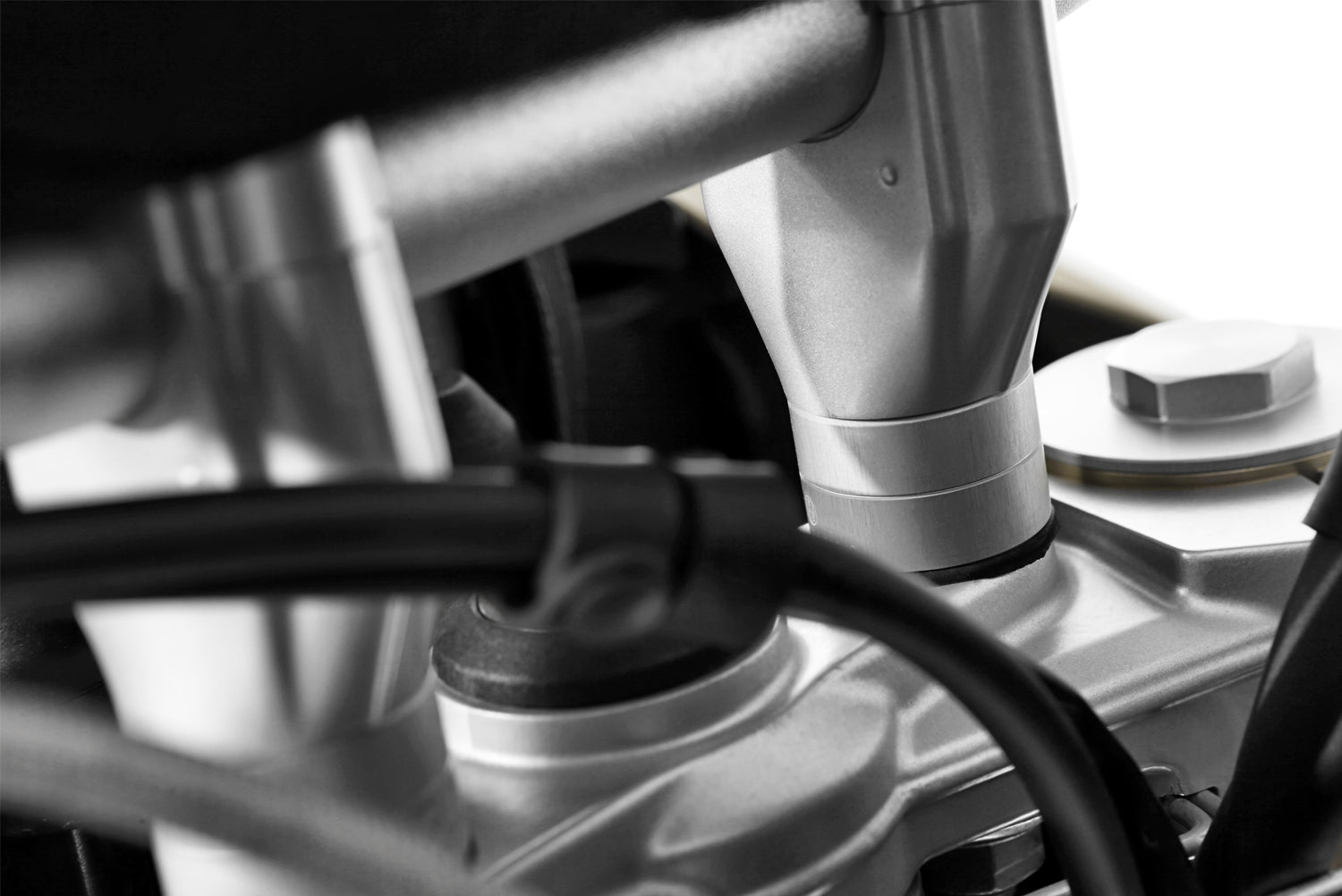 Wunderlich Handlebar Riser Ergo 20mm | Black | BMW S 1000 XR -   Pyramid Motorcycle Accessories