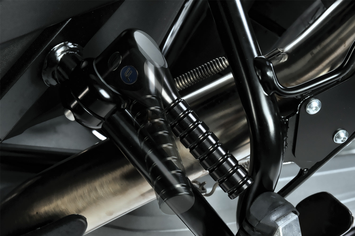 Wunderlich Fold-Away Lifting Handle | Black | BMW F 650 GS -   Pyramid Motorcycle Accessories