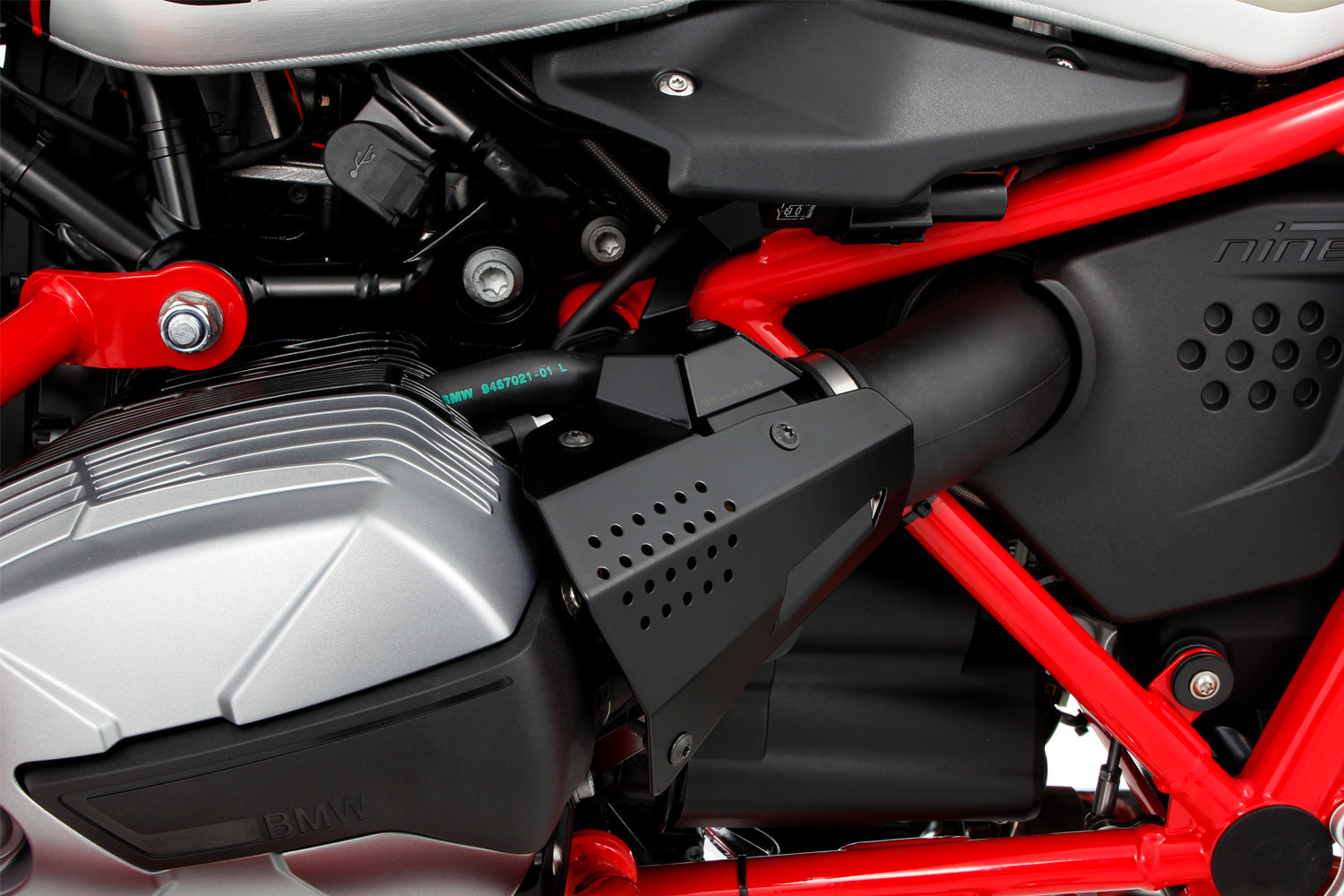 Wunderlich Injection Cover Left | Black | BMW R 1200 R -   Pyramid Motorcycle Accessories