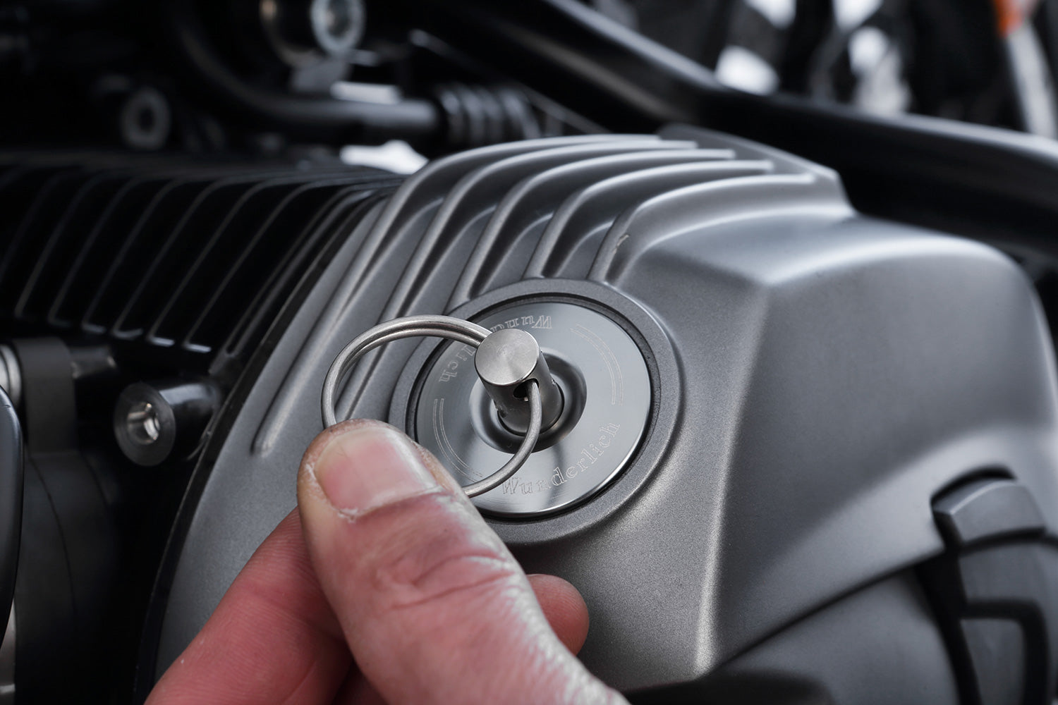 Wunderlich Safety Oil Plug | Silver | BMW R 1150 RS -   Pyramid Motorcycle Accessories