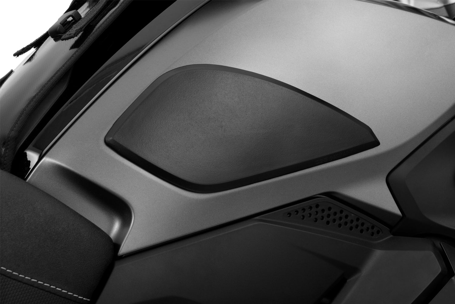 Wunderlich Tank Pad Set 2 Pieces | Black | BMW G 310 GS -   Pyramid Motorcycle Accessories