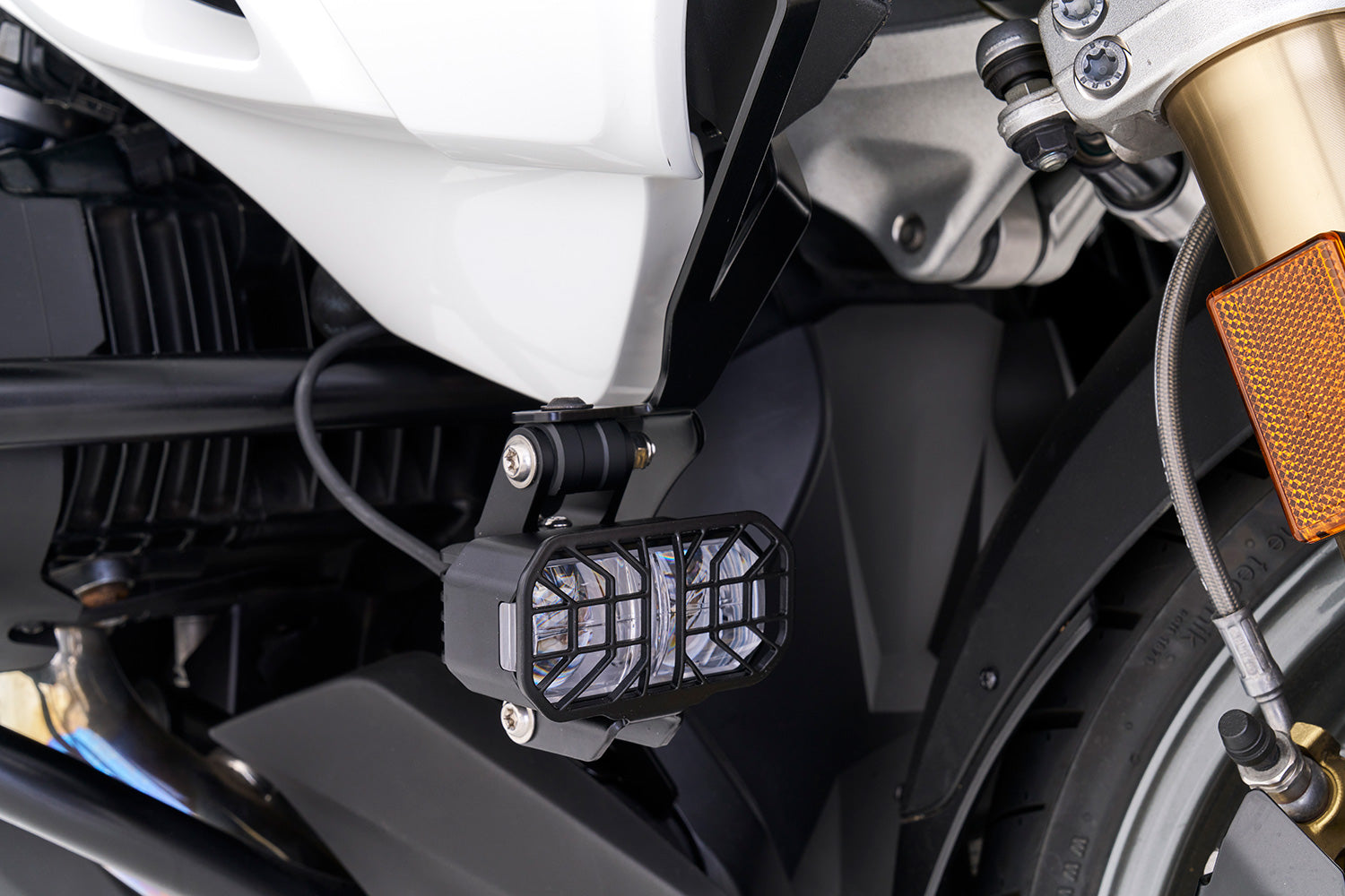 Wunderlich LED Auxillary Headlight Microflooter 3.0 Vehicle Mounting | Black | BMW R 1250 RT -   Pyramid Motorcycle Accessories