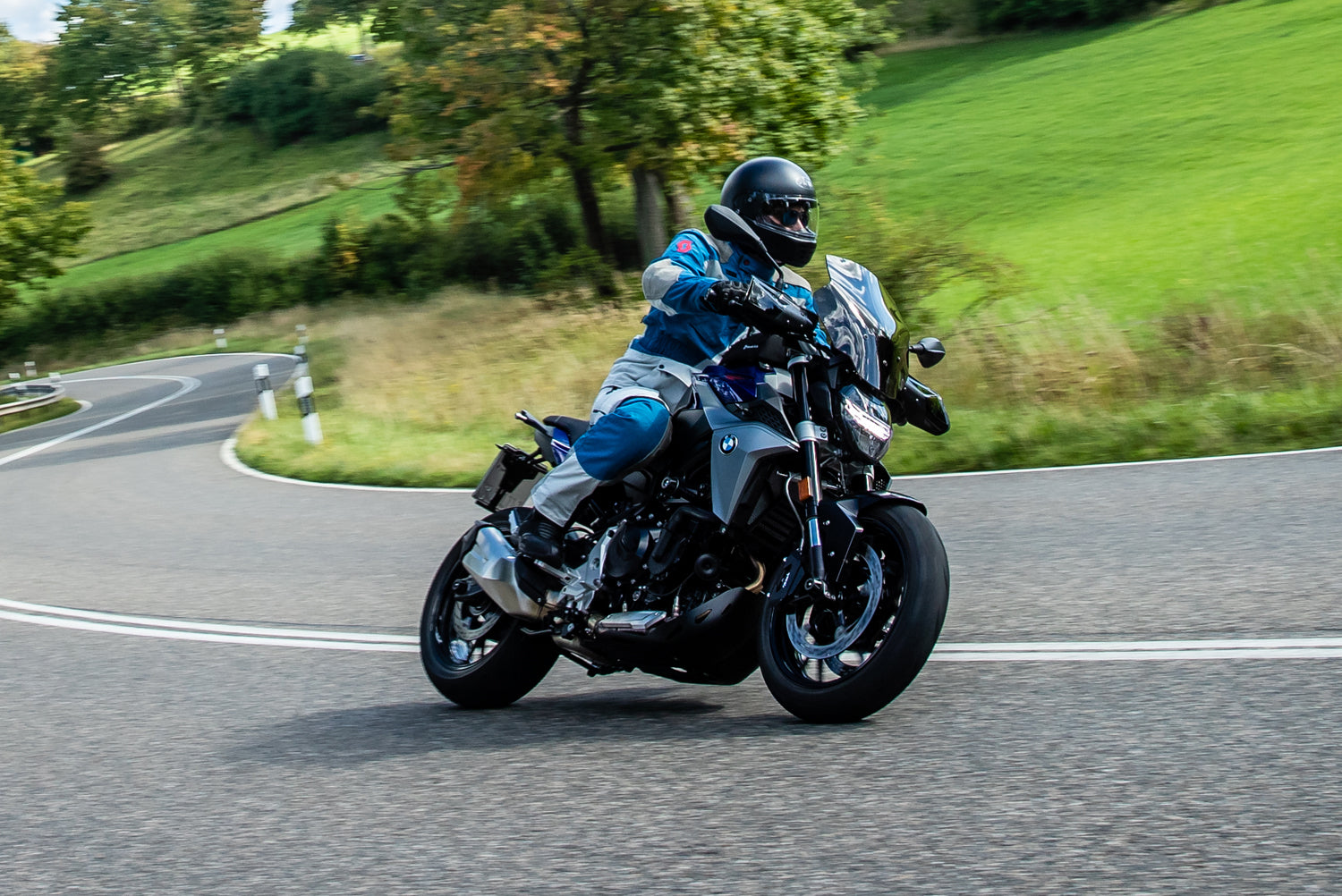 Wunderlich Marathon Windshield | Light Smoke | BMW F 900 R -   Pyramid Motorcycle Accessories