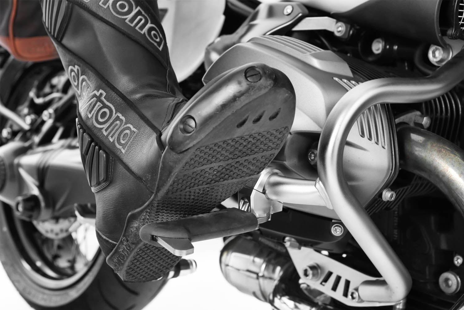 Wunderlich Protection Bar Foot Rests Left and Right | Black | BMW R 1200 RT -   Pyramid Motorcycle Accessories