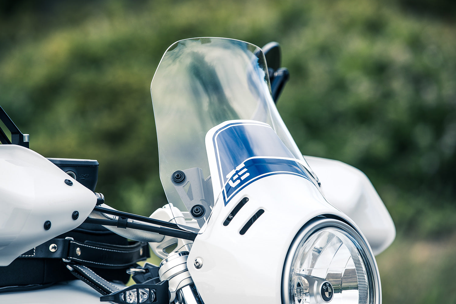 Wunderlich Screen For Cockpit Fairing with Orig. Rev Counter | Light Smoke | BMW R nineT -   Pyramid Motorcycle Accessories