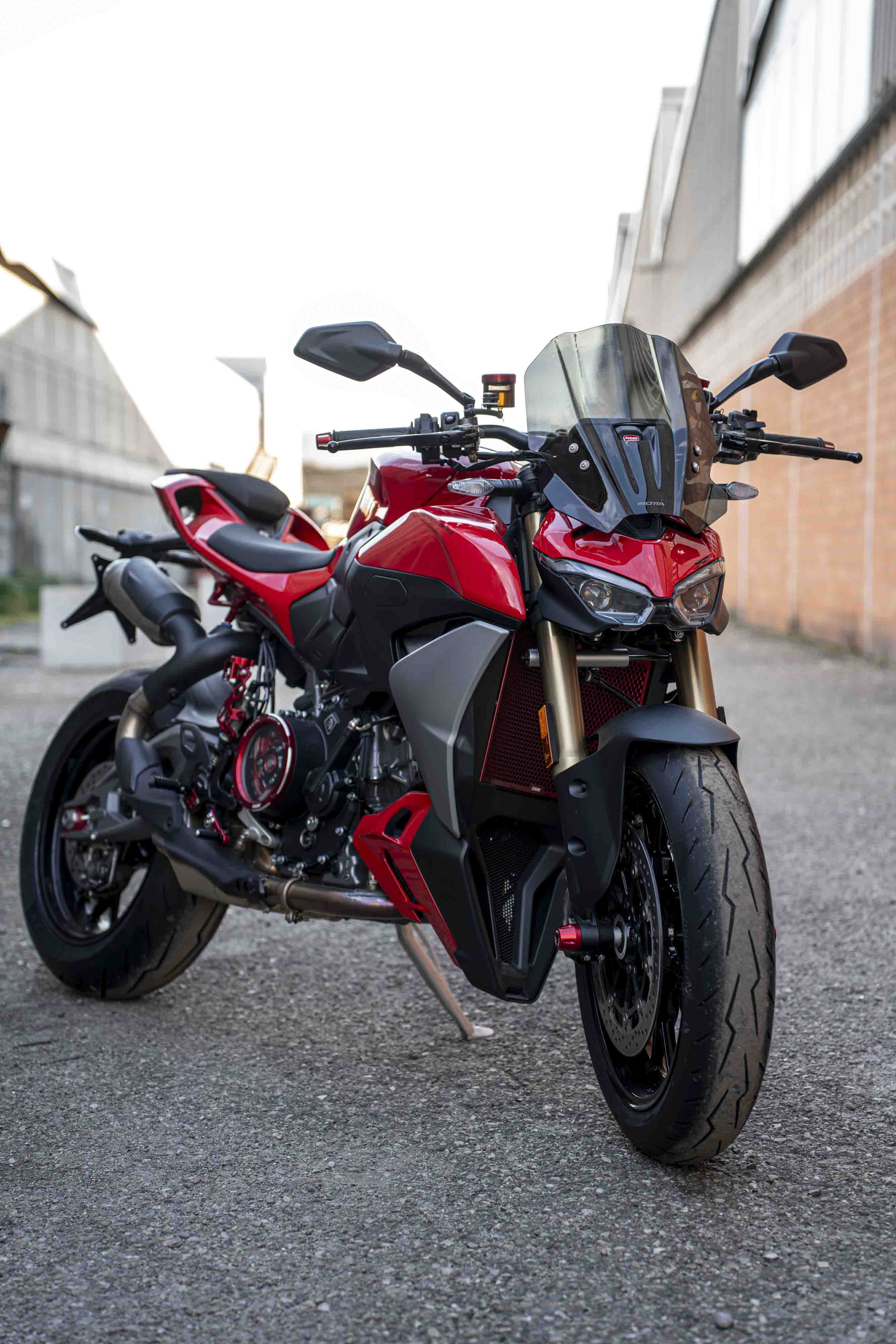 Isotta Sport Windscreen | Light Smoke | Dark Smoke | Clear | Ducati Streetfighter V2 2025>2026 -   Pyramid Motorcycle Accessories