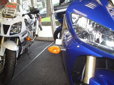 R&G Crash Protectors | Black | Yamaha YZF-R1 2002>2003
