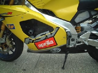 R&G Crash Protectors | Black | Aprilia RSV 1000 Mille 2001>2003 & Aprilia RSV4 R 2001>2003