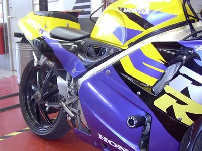 R&G Crash Protectors | Black | Honda VFR 400 1989>1992