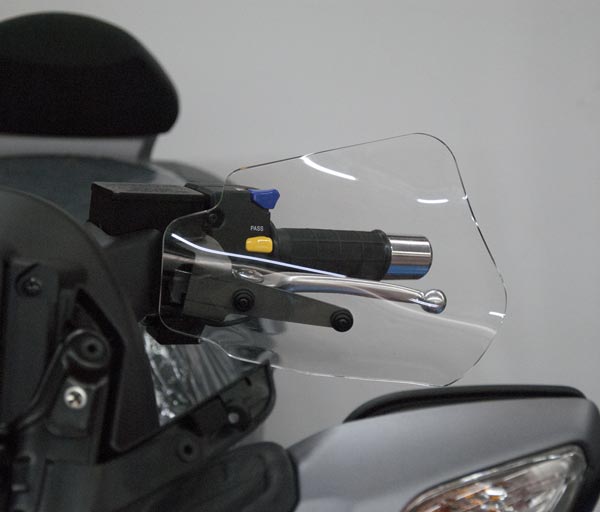 Isotta Handguards | Light Smoke | Clear | Suzuki Burgman 650 2013>2017 -   Pyramid Motorcycle Accessories