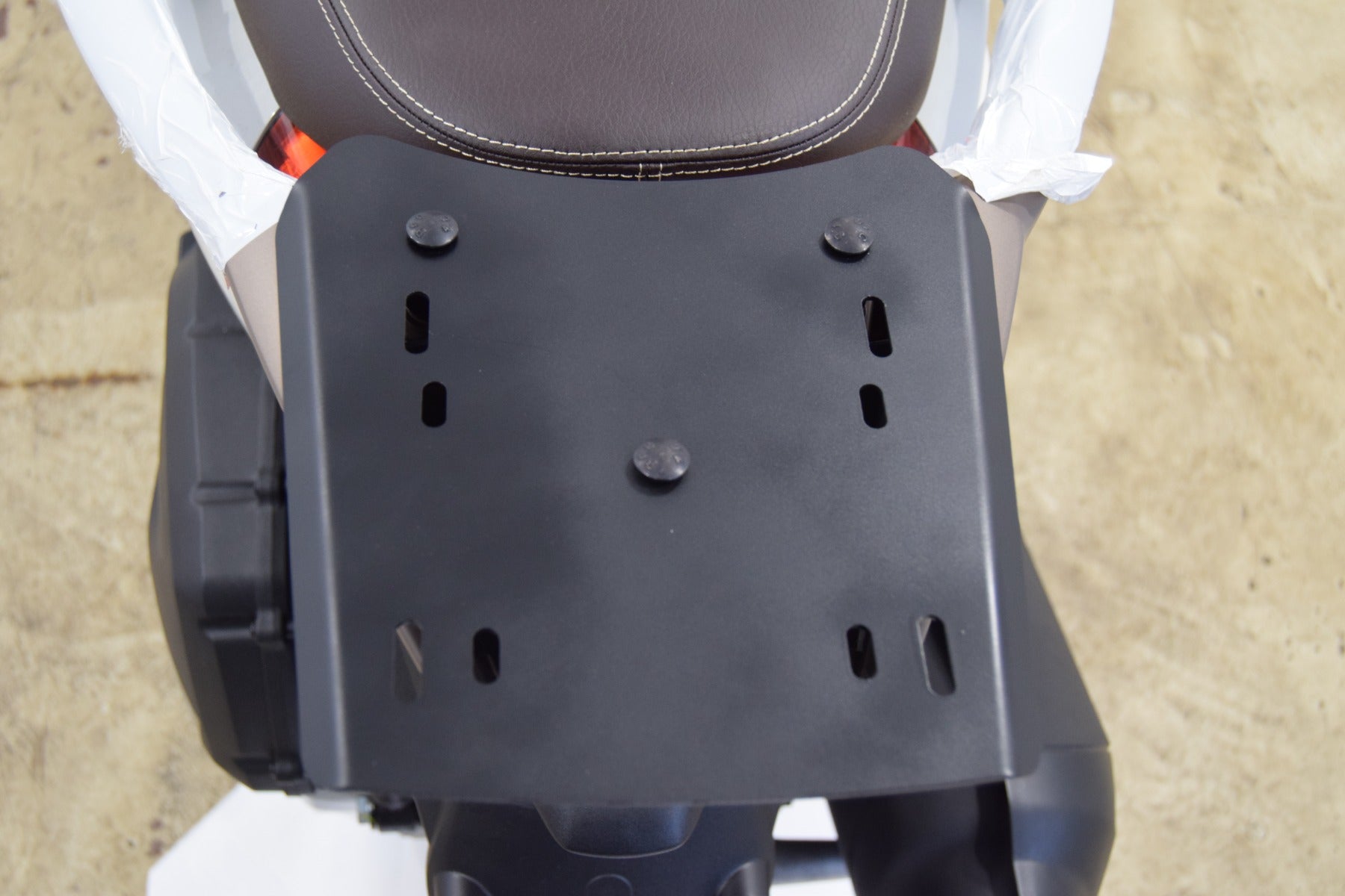 Isotta Luggage Rack | Black | Piaggio Medley 125 / 150 2020>2024 -   Pyramid Motorcycle Accessories