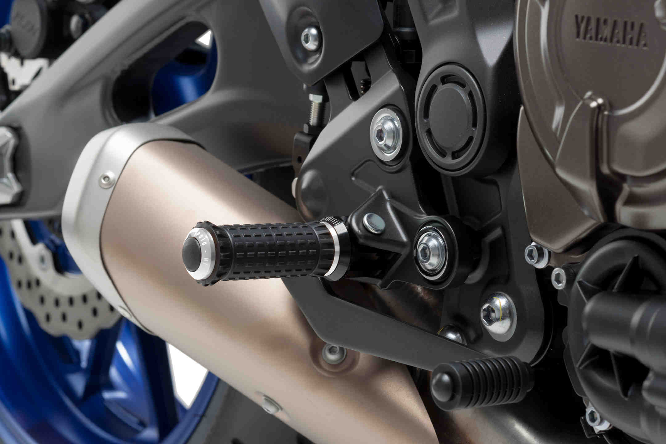 Puig R-Fighter S Footpegs | Silver with Removable Black Rubber Grip -  Shop name