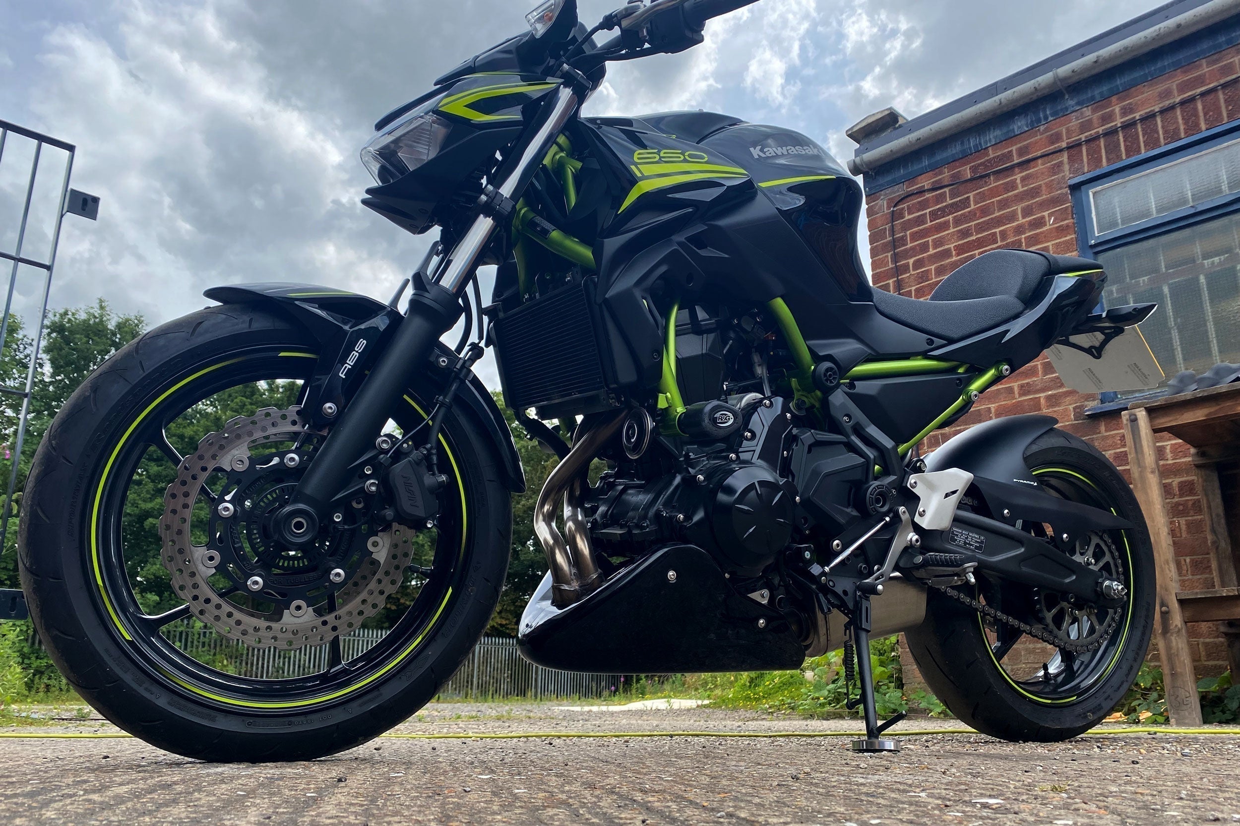 Pyramid Belly Pan | Gloss Black | Kawasaki Z 650 2020>Current -  Shop name