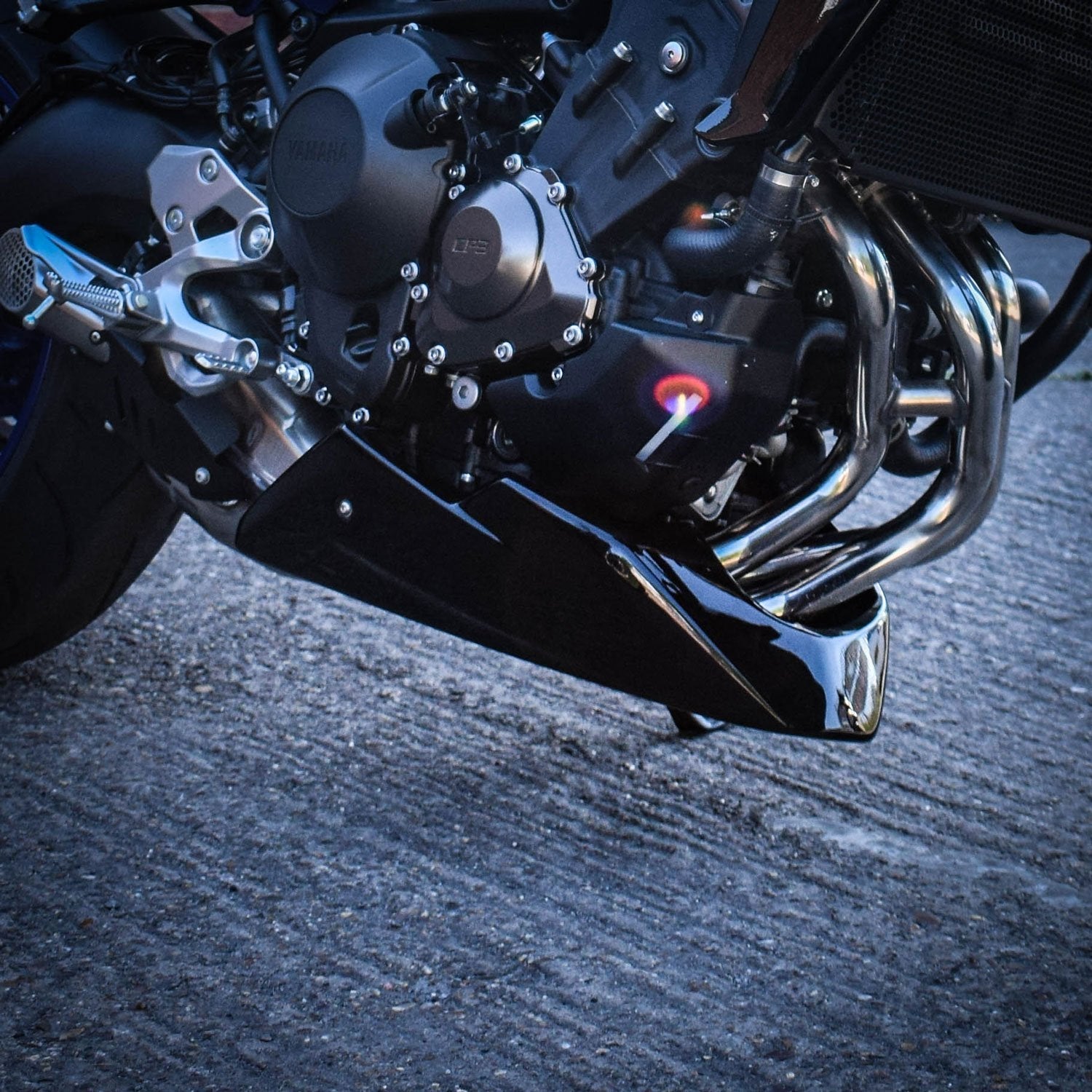 Pyramid Belly Pan | Gloss Black | Yamaha XSR 900 2016>2021-Belly Pans-Pyramid Motorcycle Accessories