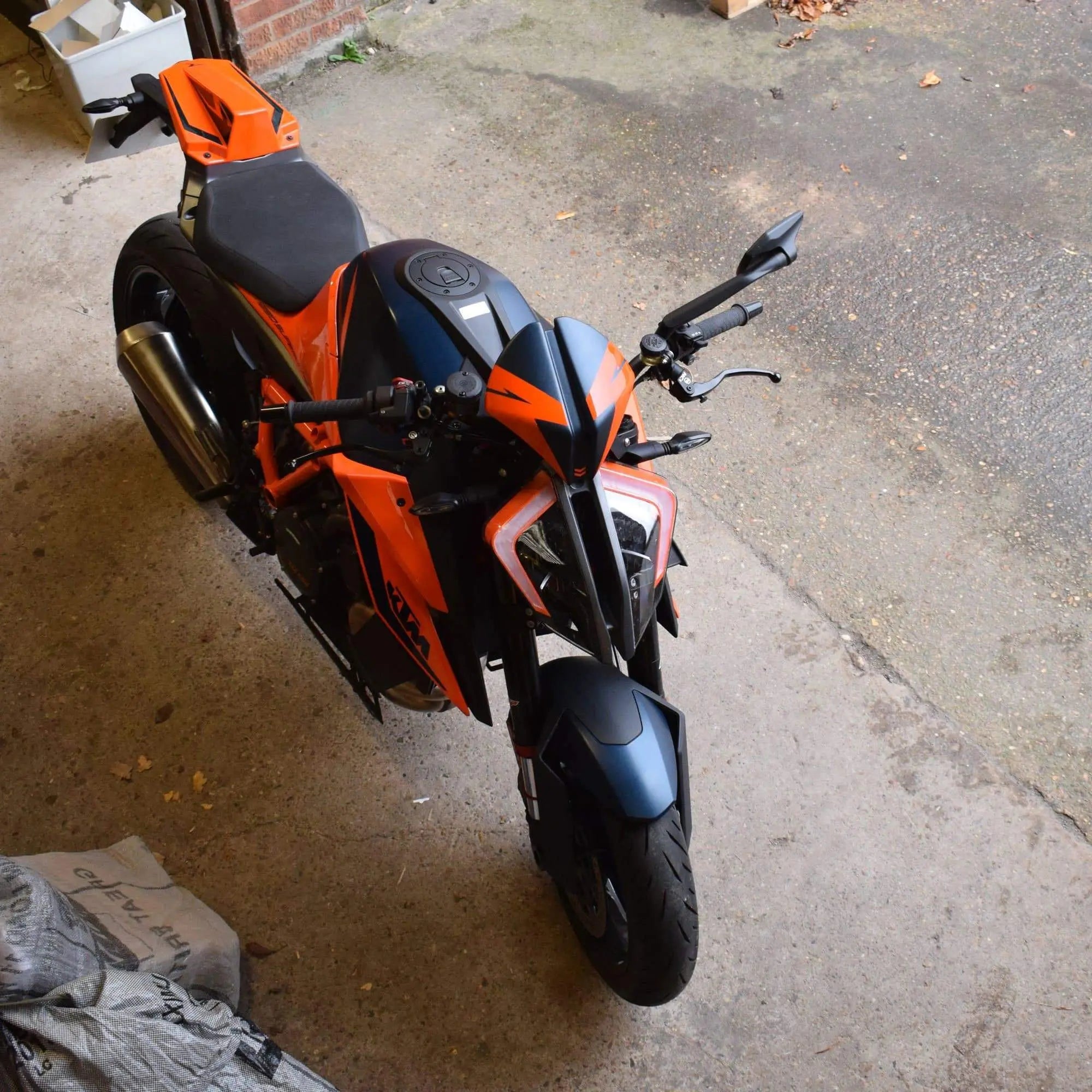 Pyramid Fly Screen | Gloss Orange & Matte Blue | KTM 1290 Super Duke R