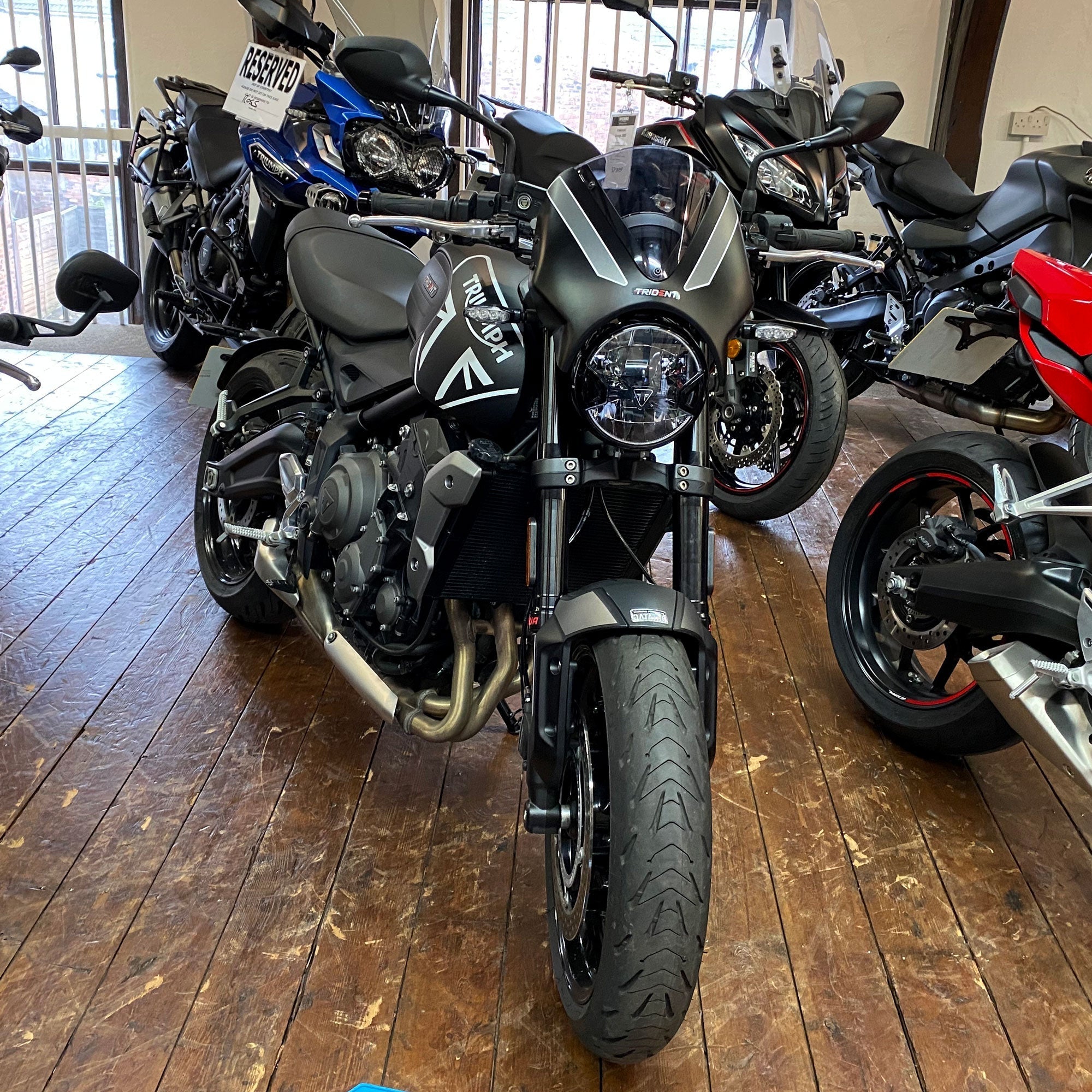 Pyramid Fly Screen | Matt Jet Black | Triumph Trident 660 2021>Current -   Pyramid Motorcycle Accessories