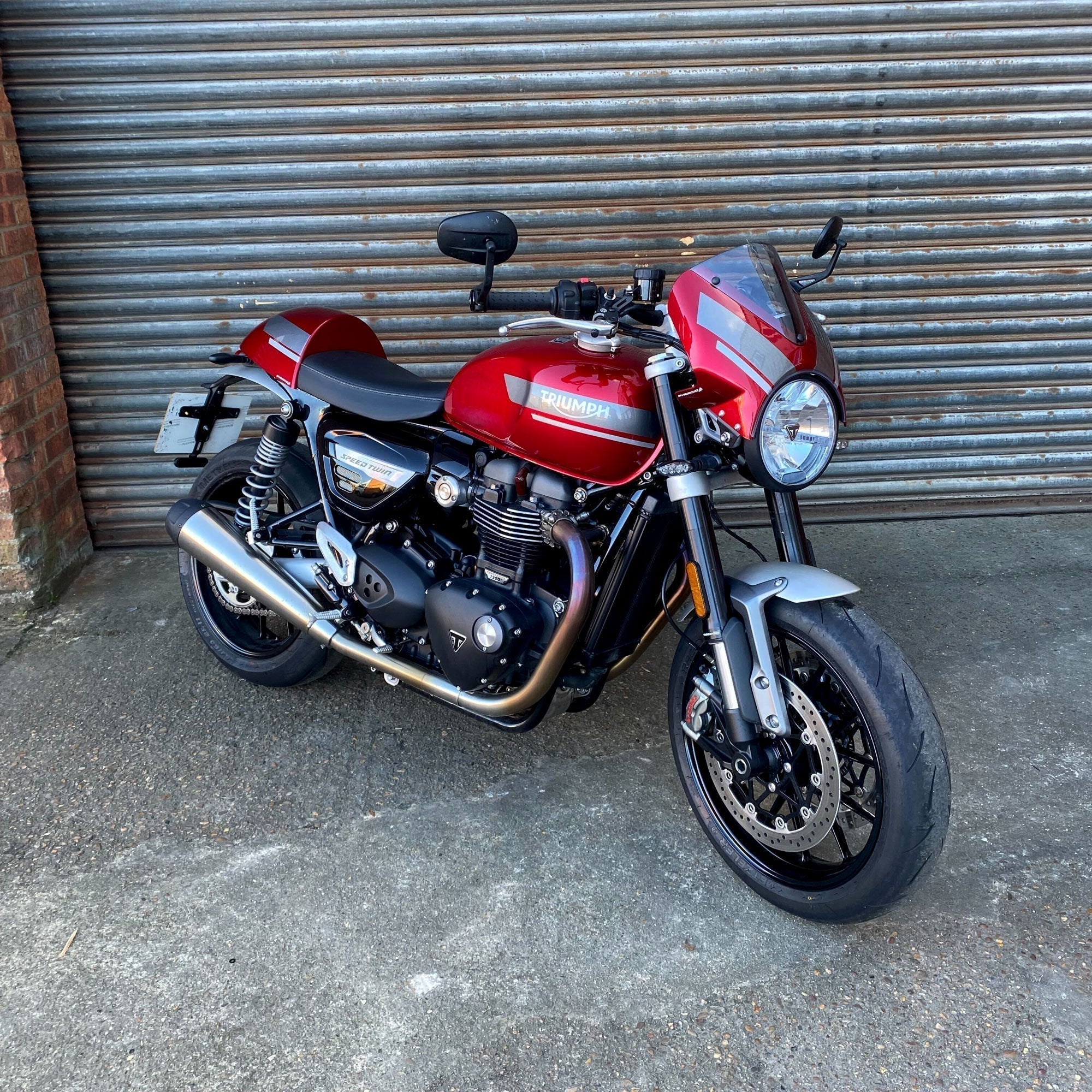 Pyramid Fly Screen | Matt Storm Grey scheme | Triumph Speed Twin 1200 2019>2024-Screens-Pyramid Motorcycle Accessories