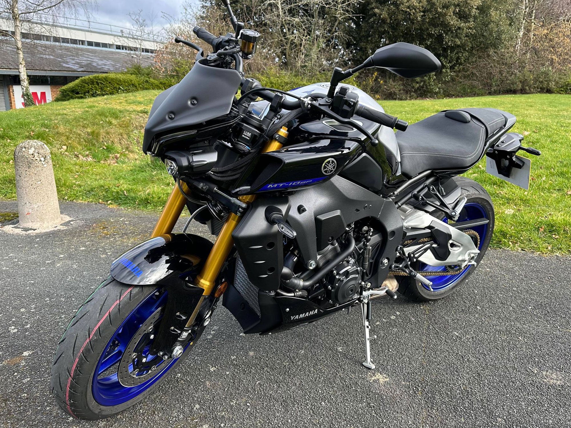 Pyramid Fly Screen | Matte Black | Yamaha MT-10 SP 2022>Current -  Shop name