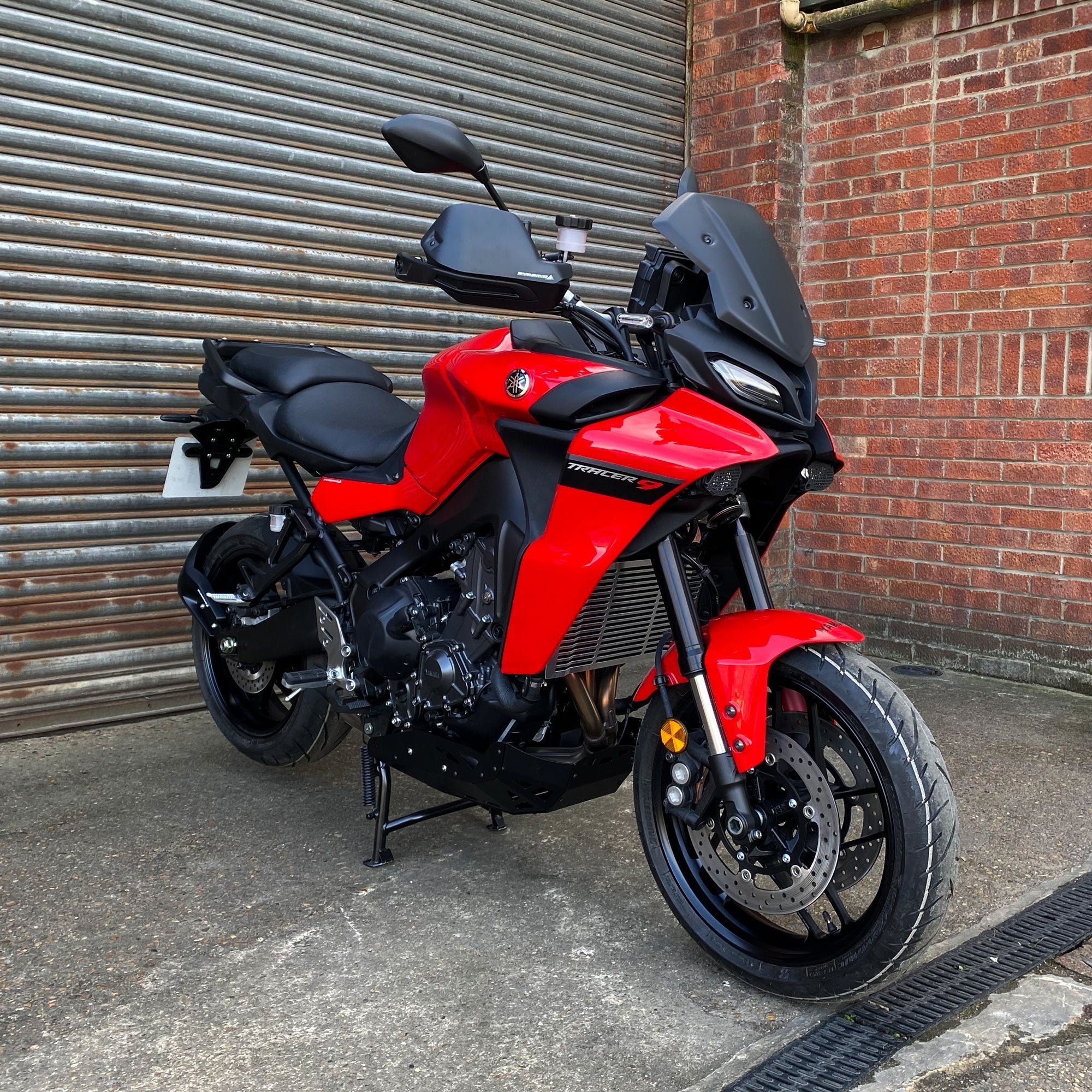 Pyramid Fly Screen | Matte Black | Yamaha Tracer 900 2018>2020 -  Shop name