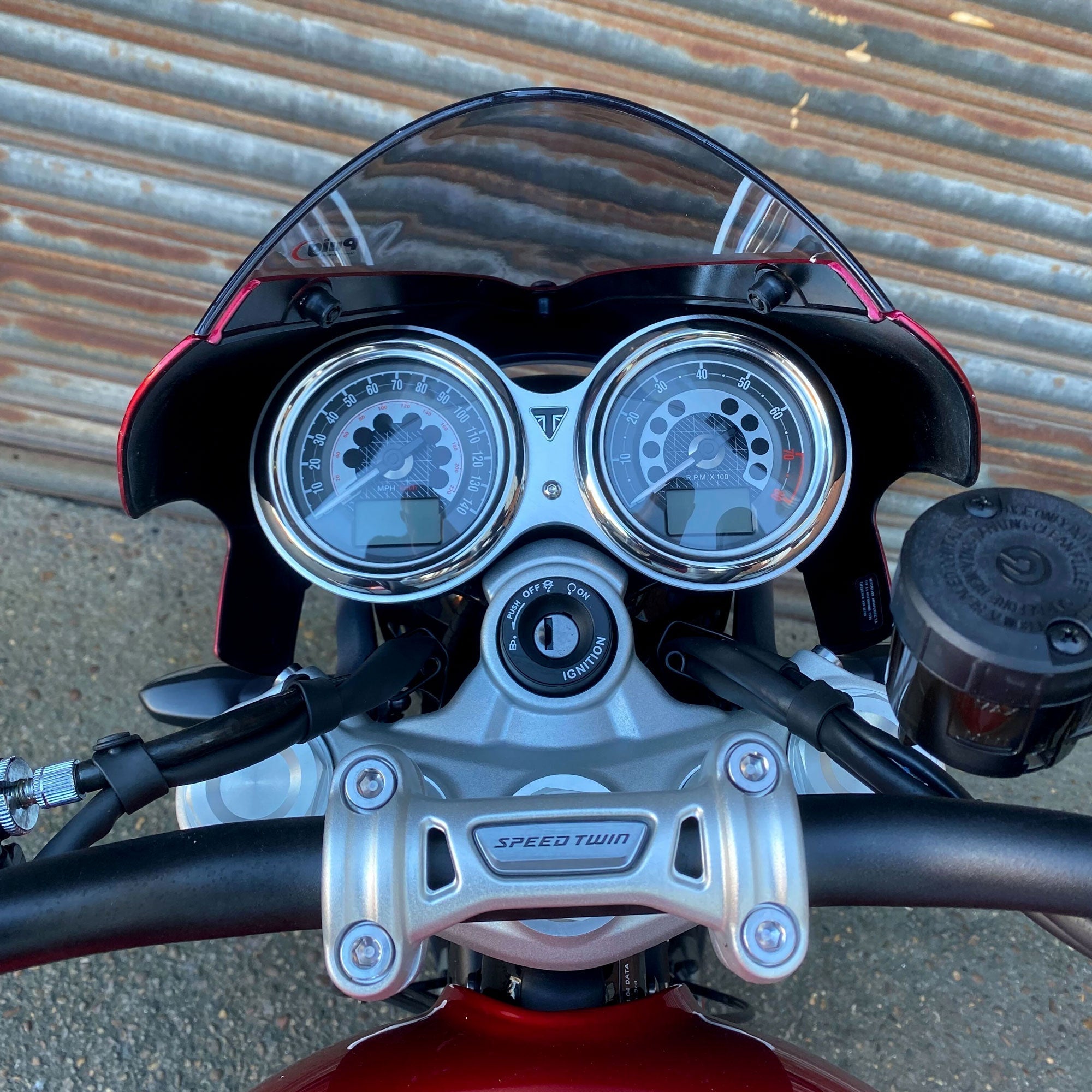 Pyramid Fly Screen | Red Hopper Scheme | Triumph Speed Twin 1200 2019>2024-Screens-Pyramid Motorcycle Accessories