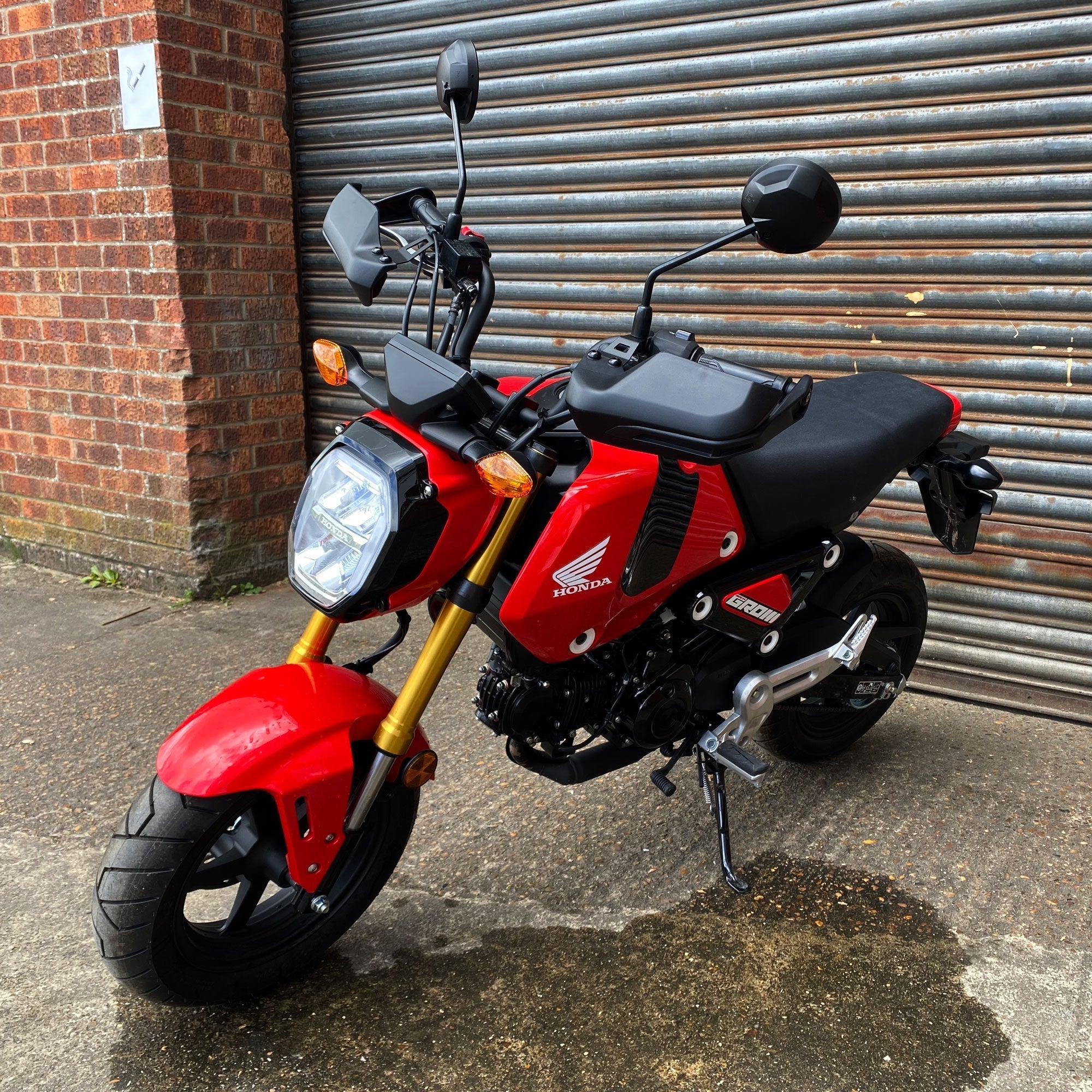 Pyramid Handguards | Matte Black | Honda MSX 125 2013>2015 -  Shop name