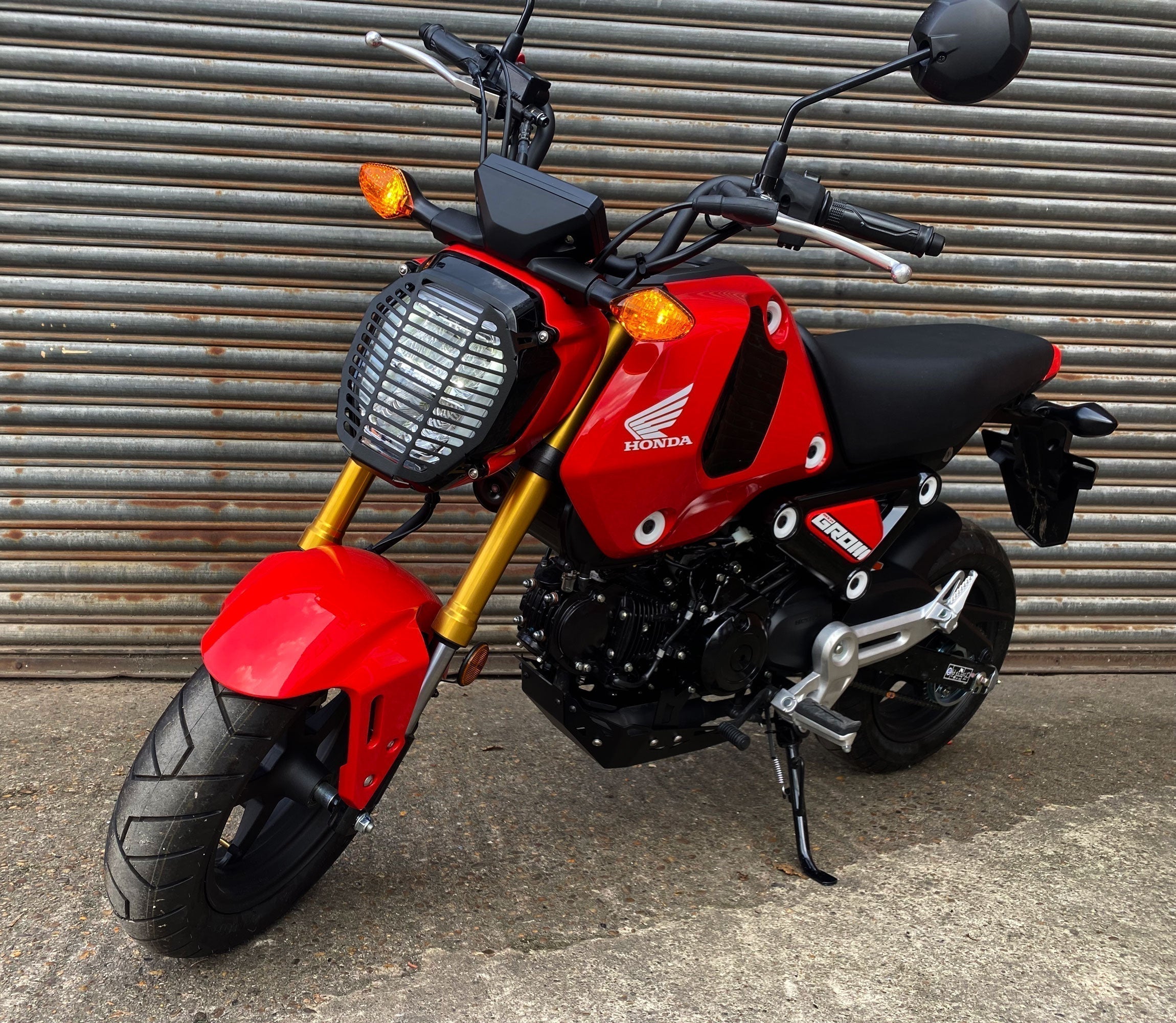 Pyramid Headlight Guard | Matte Black | Honda MSX 125 2021>2024 -  Shop name