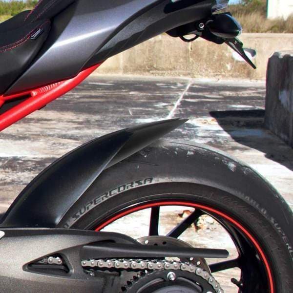 Pyramid Hugger Extension | Matte Black | Triumph Speed Triple 1050 RS 2018>2021 -  Shop name